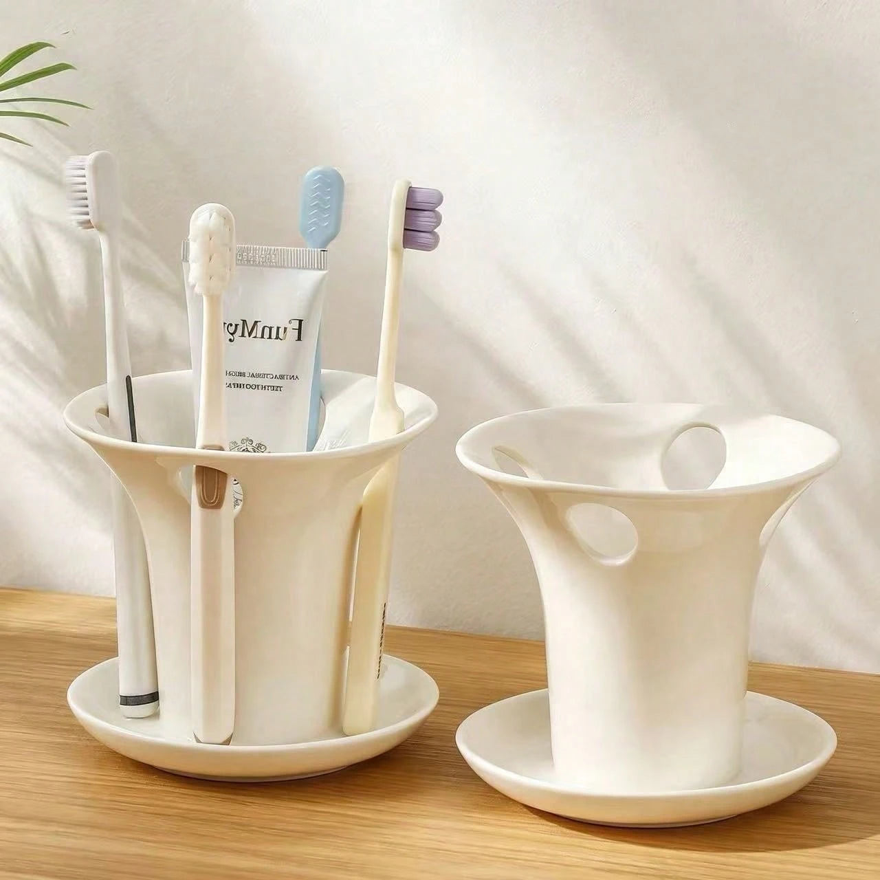 1pc White Plastic Toothbrush Holder, Minimalist Bathroom Organizer With Drain Tray, Multi-Purpose Storage Cup For Toothpaste & Brushes, Nordic Style Bathroom Decor