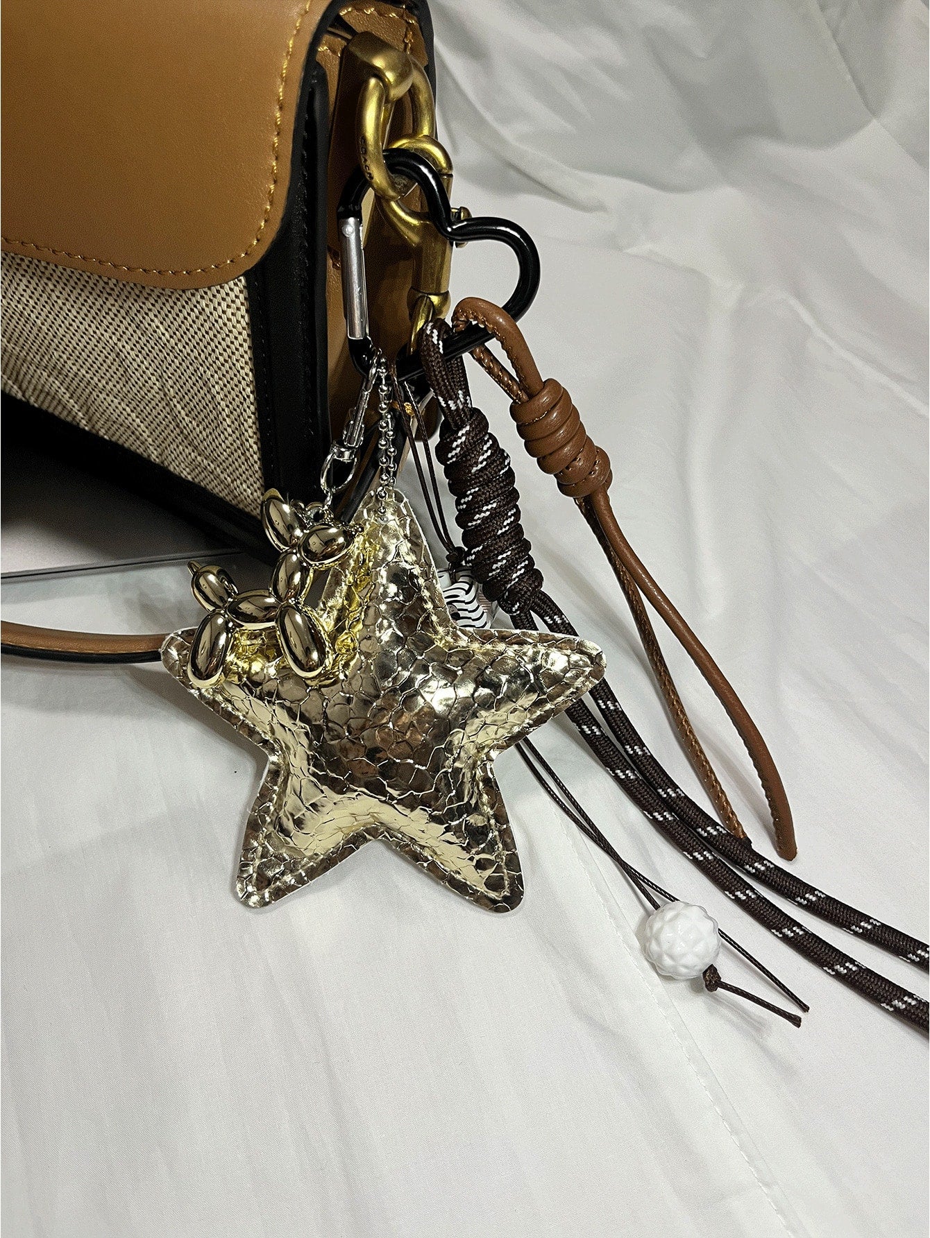 1pc Y2K Style Pink Star Bag Charm, Chenille Material, Keychain, Car Hanging Ornament. Valentine's Day Gift, Fashionable And Versatile, Suitable For Teenagers, Women, College Students, Teachers, White