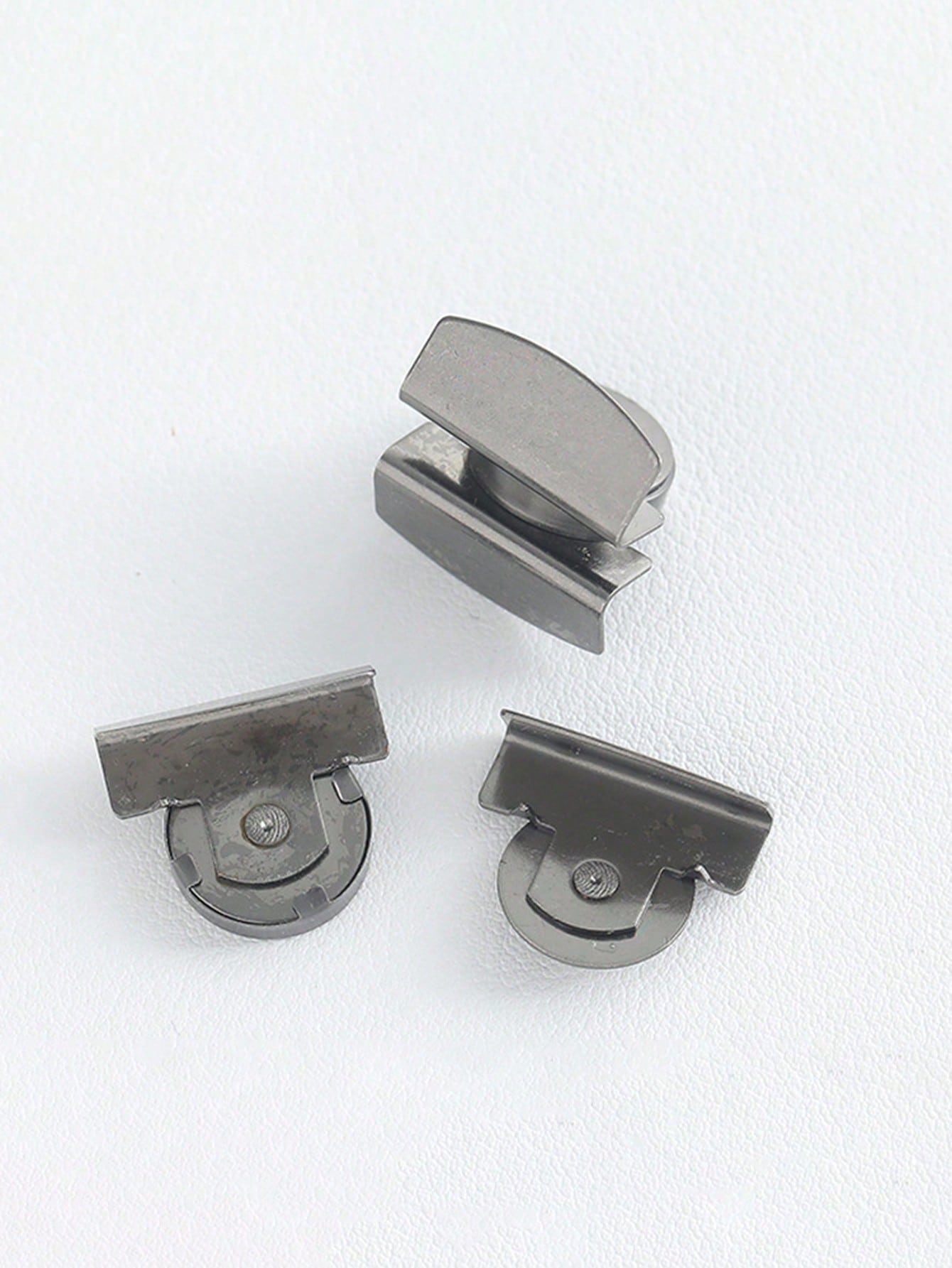 20mm*7mm Magnetic Alloy Clasp, 4 Colors Available, Seamless Magnetic Closure, Suitable For Shoulder Bags And Clothing, DIY Craft Accessories, Vintage Bag Metal Buckle Rotary Lock, Suitable For Shoulde