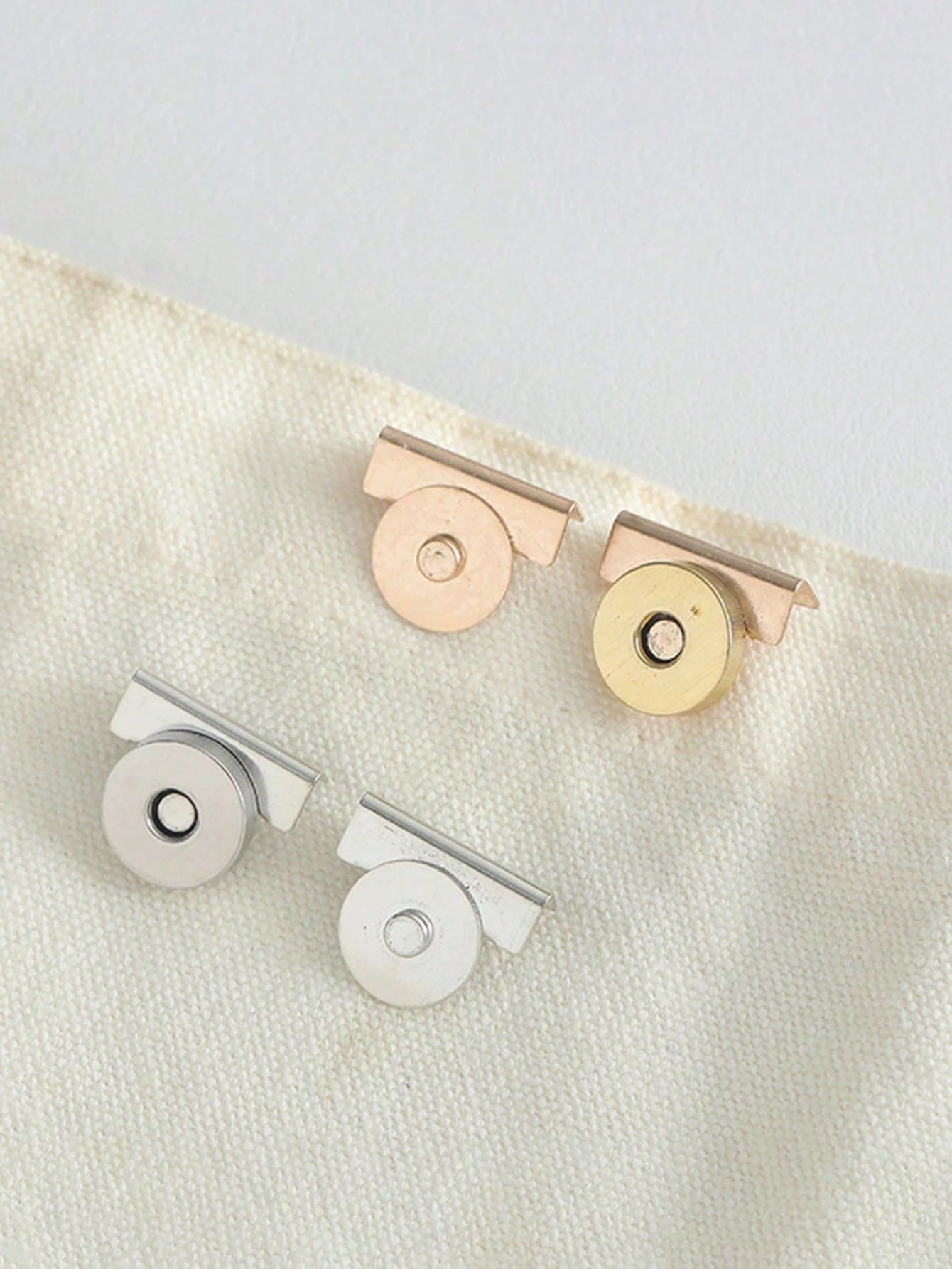 20mm*7mm Magnetic Alloy Clasp, 4 Colors Available, Seamless Magnetic Closure, Suitable For Shoulder Bags And Clothing, DIY Craft Accessories, Vintage Bag Metal Buckle Rotary Lock, Suitable For Shoulde