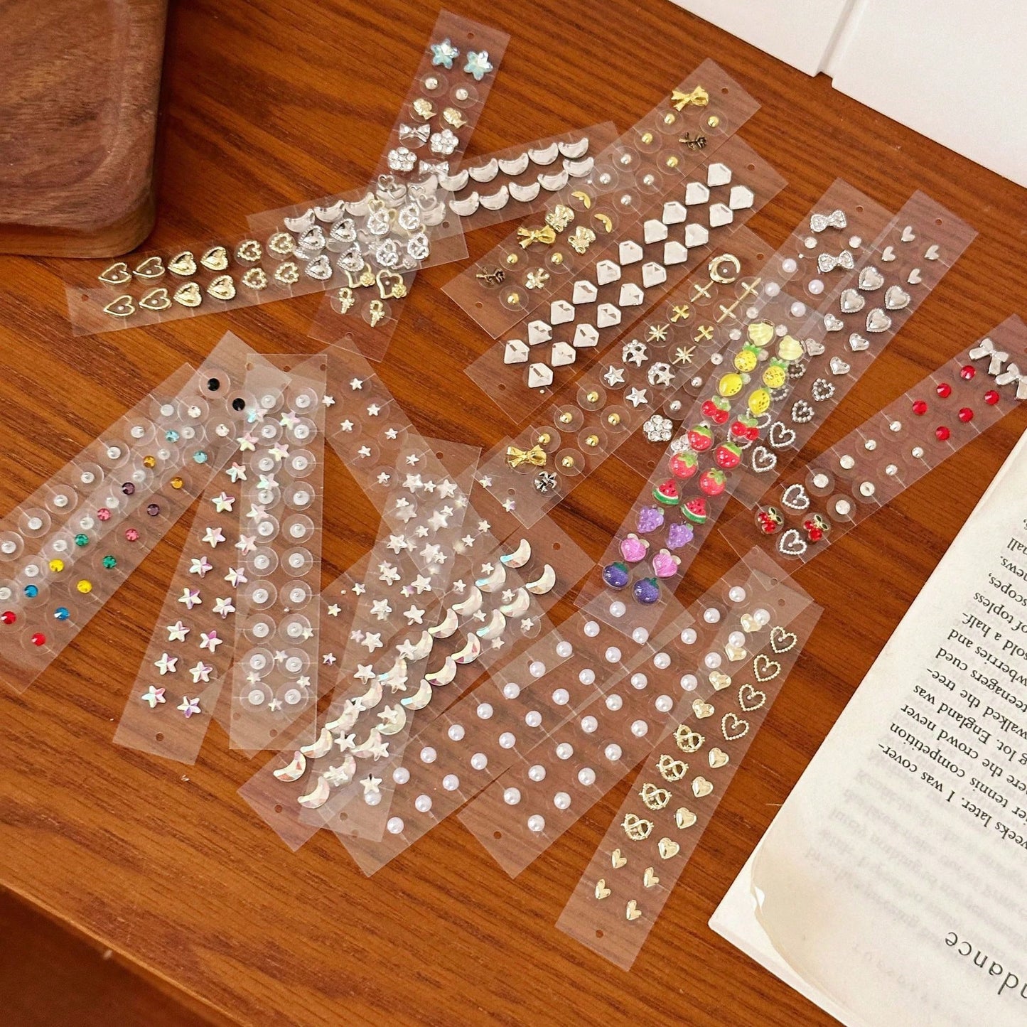 20pcs Disposable Ear Acupressure Patches, Ear Acupuncture Therapy Massage Ear Point Stickers