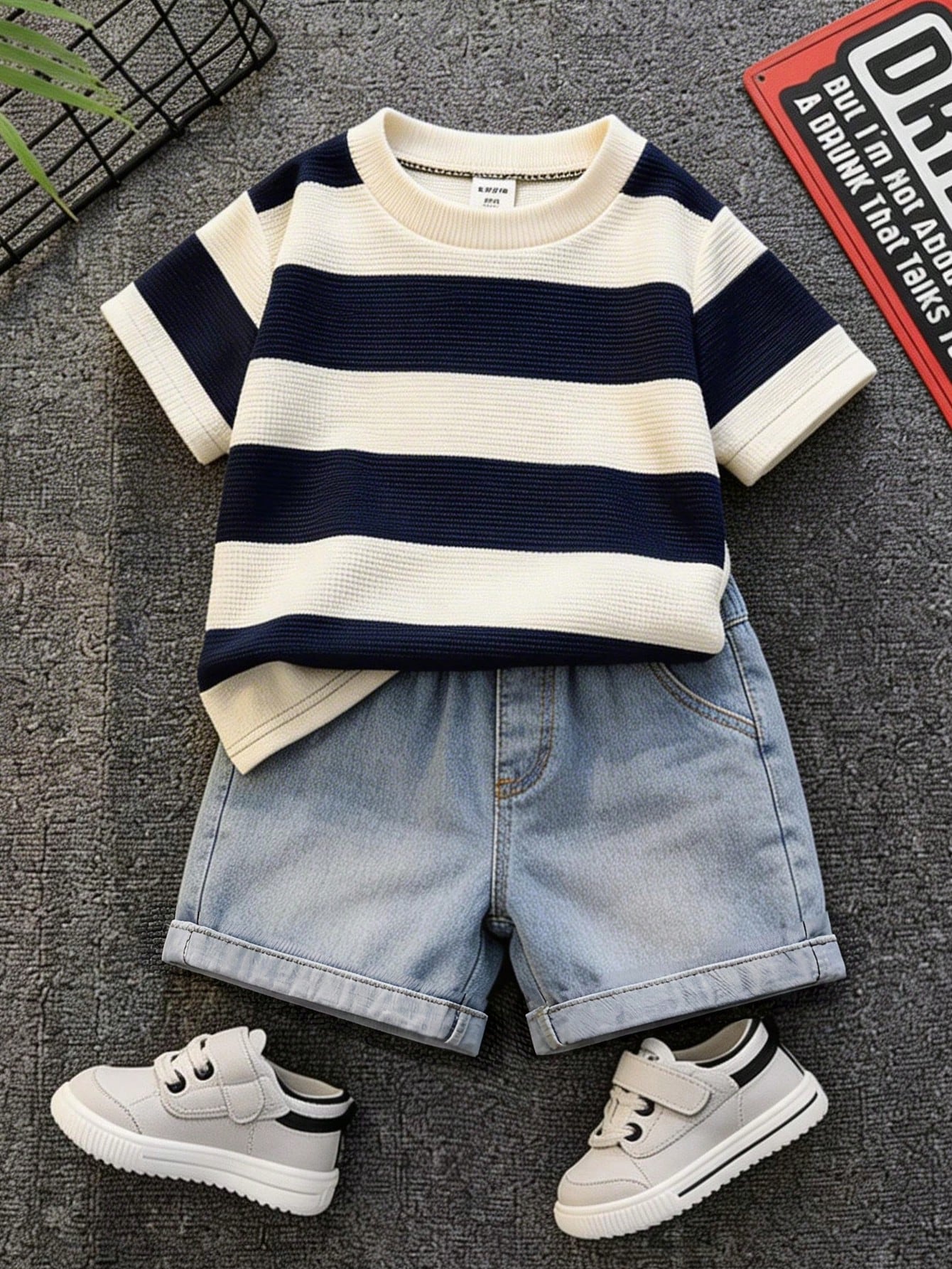 2pcs Baby Boy Casual Cute Black & White Striped Short Sleeve T-Shirt And Denim Shorts Set, Suitable For Spring/Summer