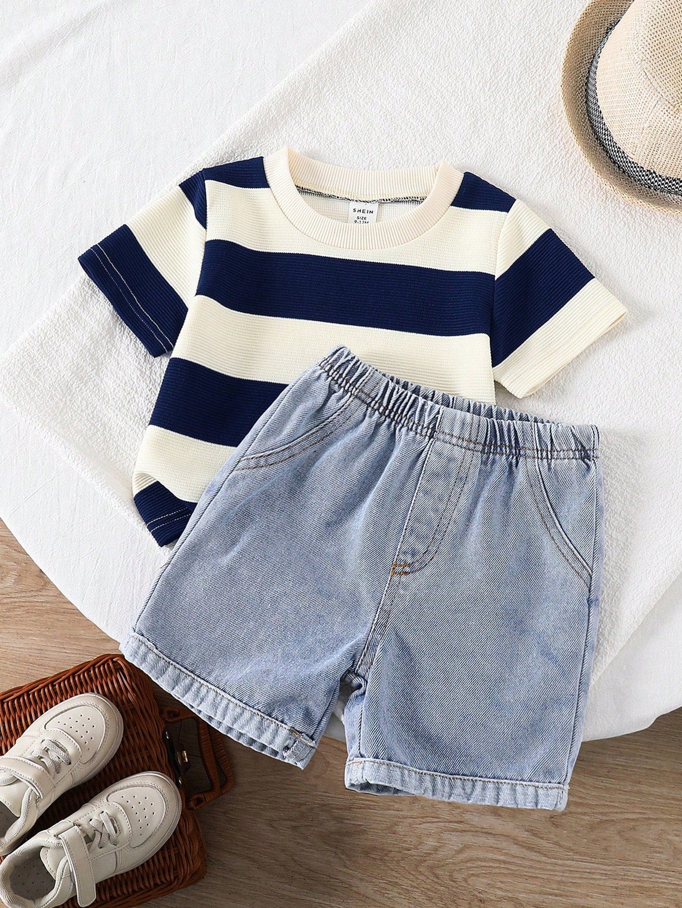 2pcs Baby Boy Casual Cute Black & White Striped Short Sleeve T-Shirt And Denim Shorts Set, Suitable For Spring/Summer