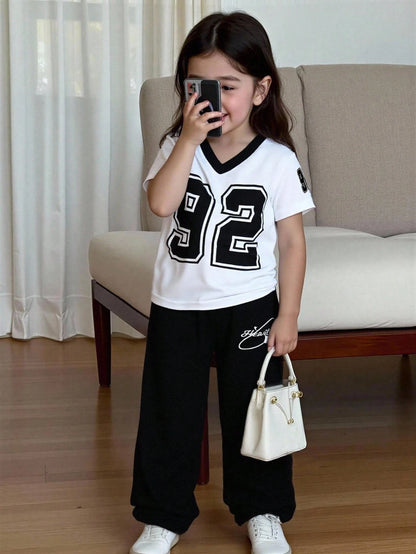 2pcs Baby Girl Sport Black Pink Summer Vacation Outfit Fuchsia Numeral Print V-Neck Short Sleeve T-Shirt And Floral Gray Pants Casual Tracksuit Set