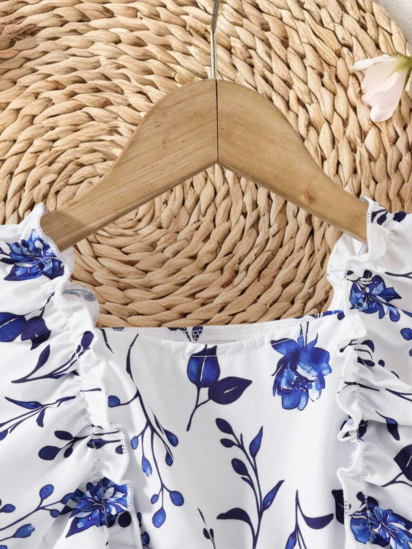 2pcs/Set Baby Girl Summer Sleeveless Dress Outfit, Baby Girl Blue & White Plaid + Floral Print Square Neck Ruffle Hem Dress Dress 2-Piece Set, Cute Elegant Casual Outfit, Newborn 1st Birthday Gift, So