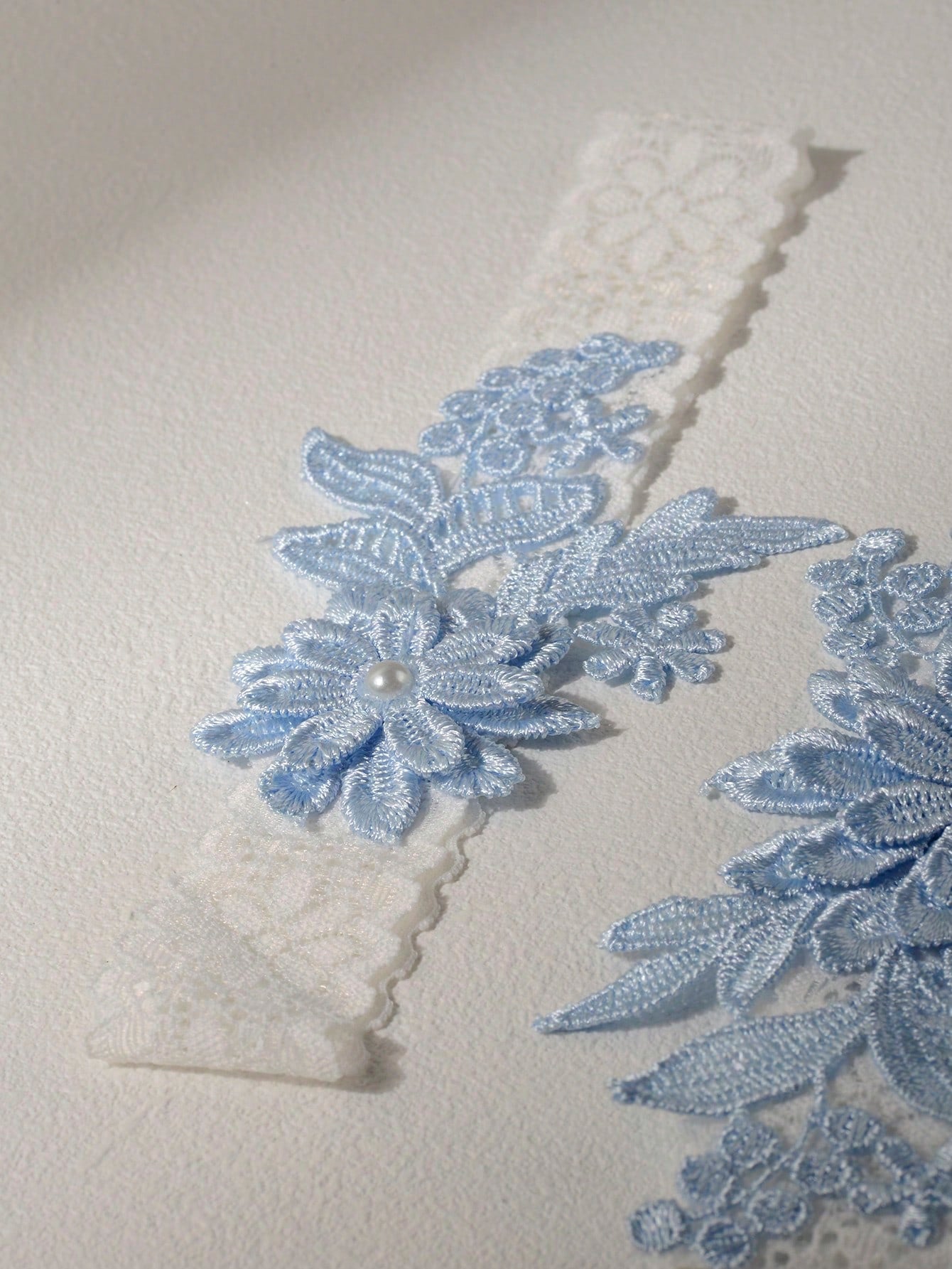 2pcs/Set Fashionable Court-Style White Lace Blue Faux Pearl Flower Romantic Wedding Bridal Bridesmaid Sexy Garter Belt With Body Chains & Thigh Chains