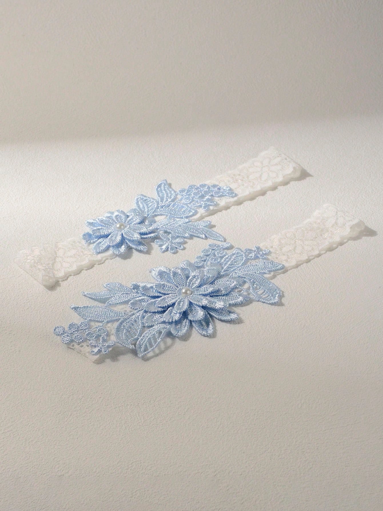 2pcs/Set Fashionable Court-Style White Lace Blue Faux Pearl Flower Romantic Wedding Bridal Bridesmaid Sexy Garter Belt With Body Chains & Thigh Chains