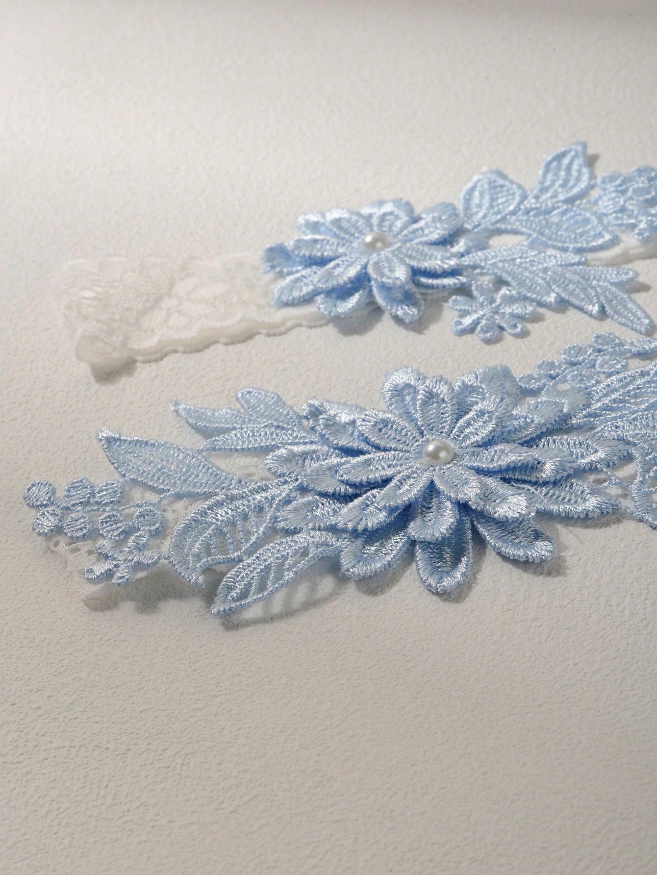 2pcs/Set Fashionable Court-Style White Lace Blue Faux Pearl Flower Romantic Wedding Bridal Bridesmaid Sexy Garter Belt With Body Chains & Thigh Chains