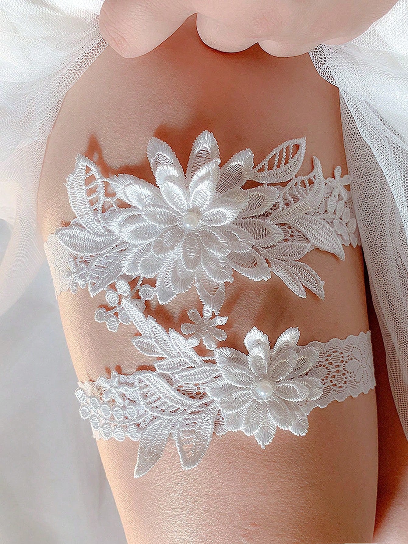 2pcs/Set Fashionable Court-Style White Lace Blue Faux Pearl Flower Romantic Wedding Bridal Bridesmaid Sexy Garter Belt With Body Chains & Thigh Chains