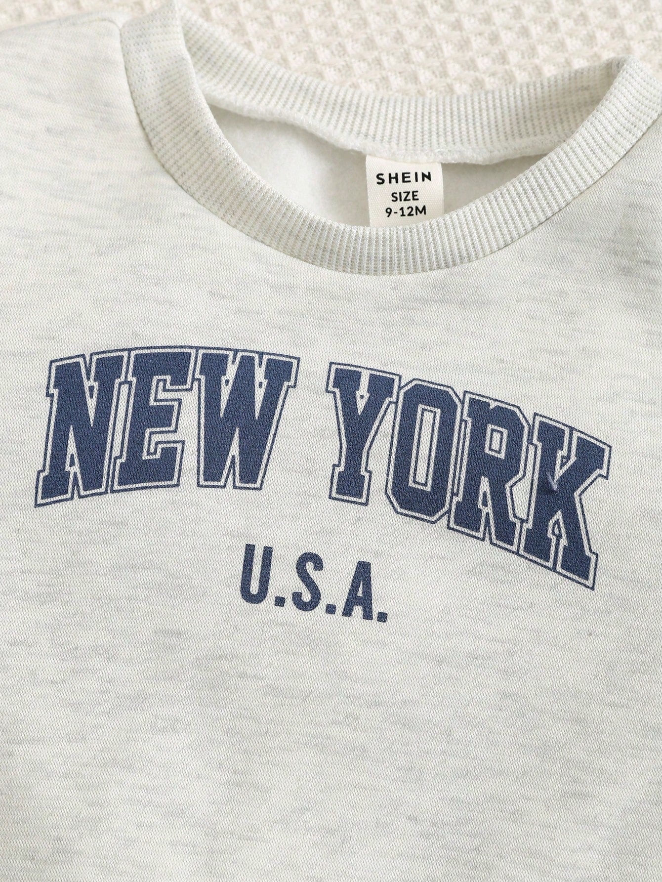 3pcs Baby Boy Autumn/Winter Ski Suit Cute Versatile Casual Thermal Lined Vest Jacket Knit Letter Pattern Sweatshirt Tracksuit Joggers Long Pants Set Unisex Baby Clothes Baby Winter Clothes