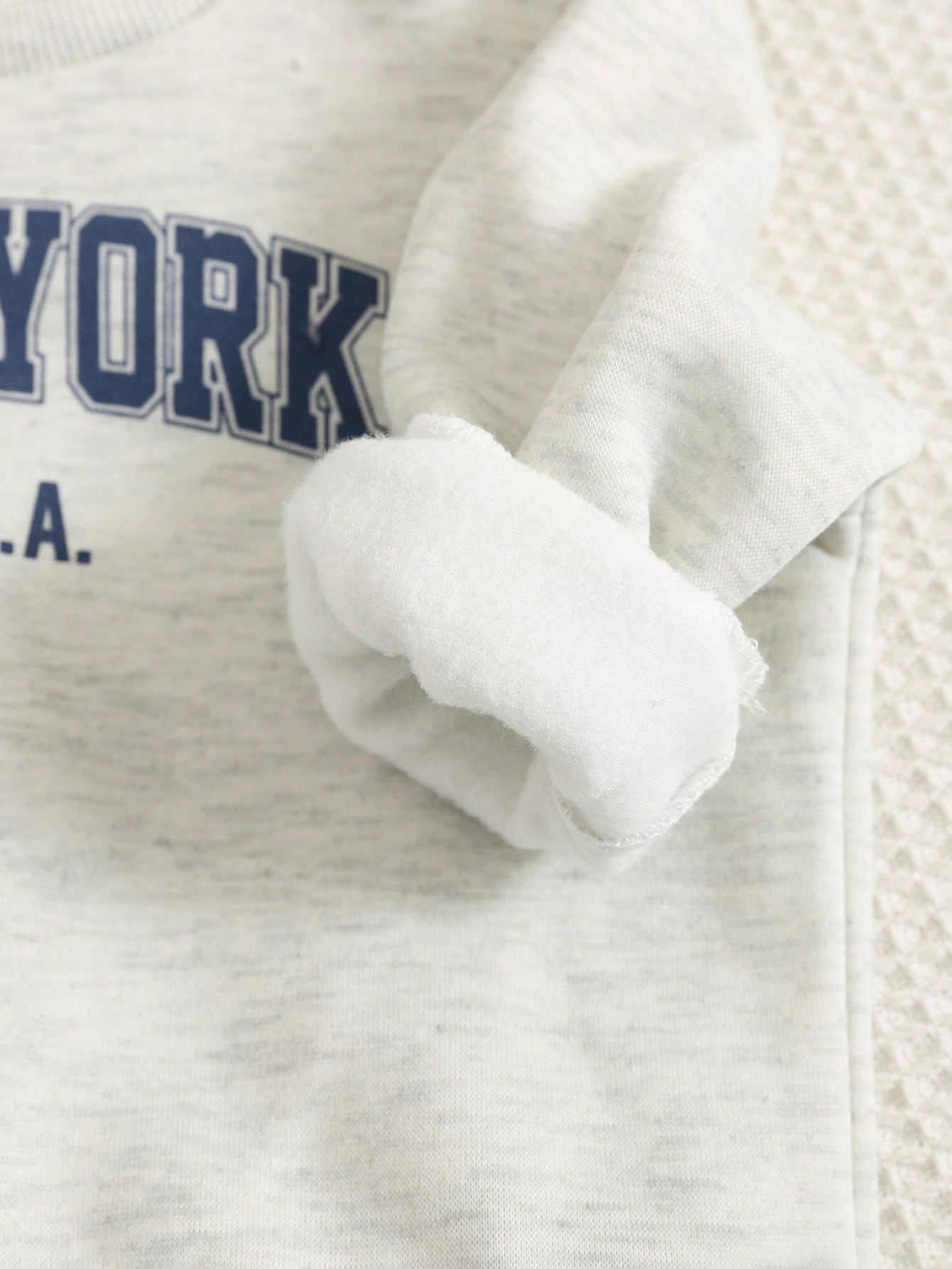 3pcs Baby Boy Autumn/Winter Ski Suit Cute Versatile Casual Thermal Lined Vest Jacket Knit Letter Pattern Sweatshirt Tracksuit Joggers Long Pants Set Unisex Baby Clothes Baby Winter Clothes