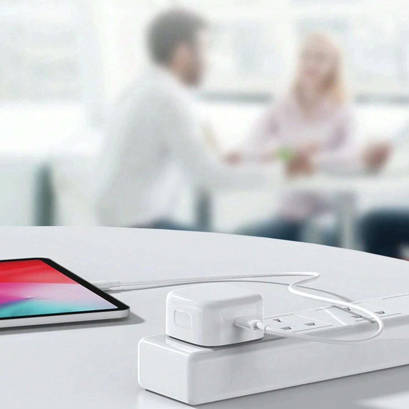 40W GaN Fast Charger With Max 60W AVS Output, Built‑In PD3.2 Protocol, Delivers High‑Speed Efficient Charging. Compact Gallium‑Nitride Design Greatly Reduces Charger Size While Maintaining Stable Powe