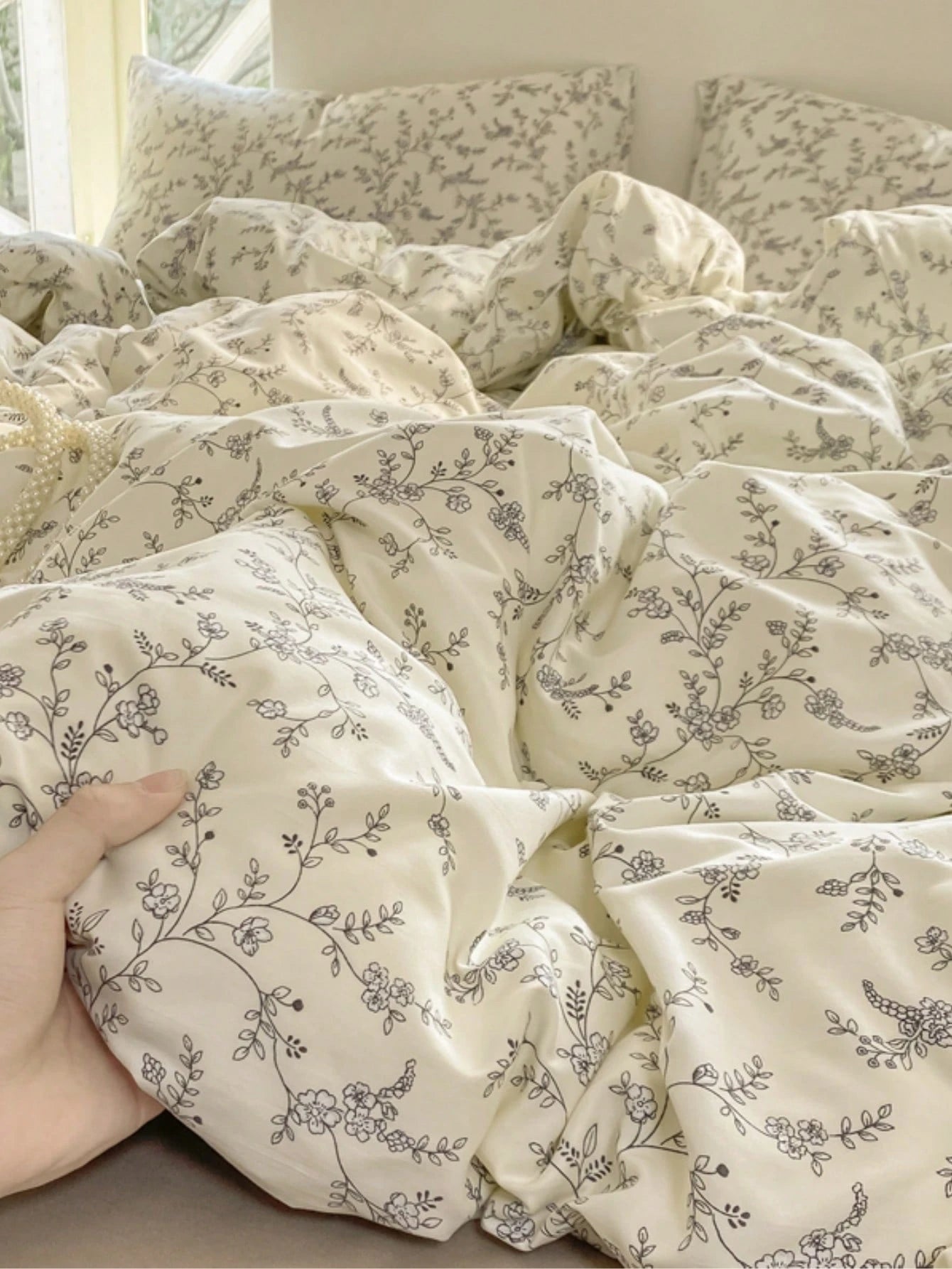 4pcs Branch Blossom Duvet Cover Set (1*Duvet Cover + 1*Bed Sheet + 2*Pillowcases, No Filling) Fresh Floral Grey Branch Leaves Solid Color Bed Sheet Valentine's Day Daily Use 100% Polyester Fiber All S