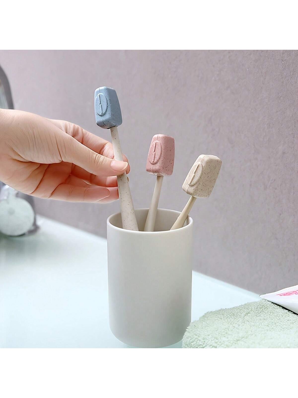 4pcs Portable Travel Toothbrush Case Set, Waterproof Toothbrush Storage Organizer
