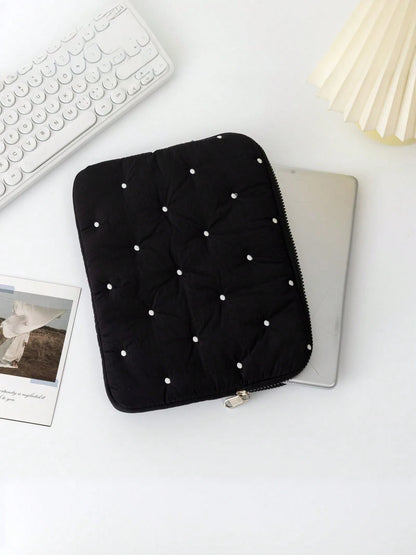 A New Embroidered Polka Dot Laptop Sleeve, Suitable For Use As A Tablet Case, Inner Pouch, And Laptop Compartment. It Features A Fashionable, Minimalist, And Fresh Style, Complemented By The Embroider