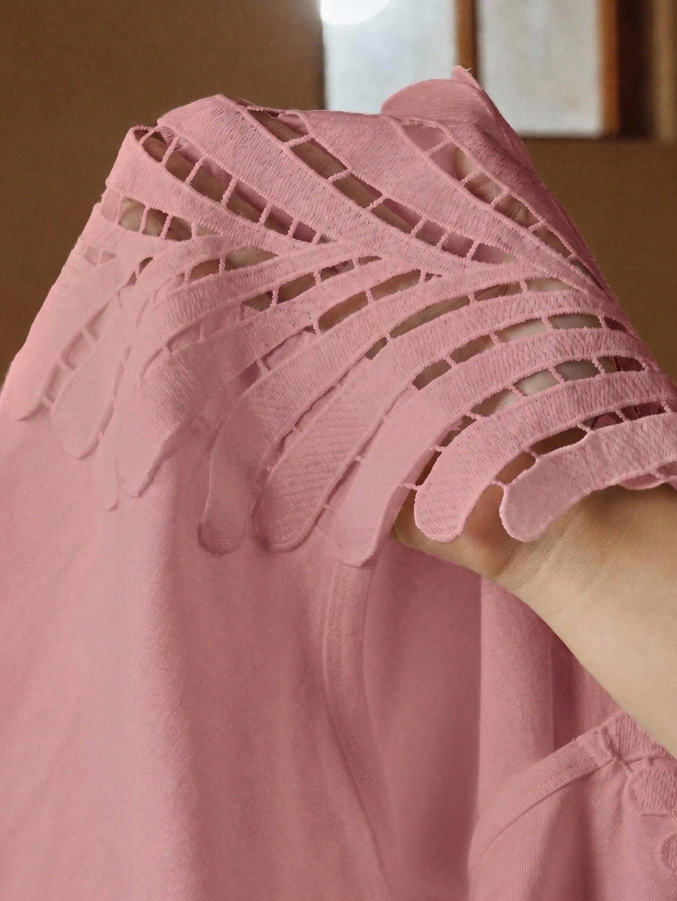Anewsta Elegant Vacation Style Neckline Patchwork Leaf Lace White Short Sleeve T-Shirt For Women