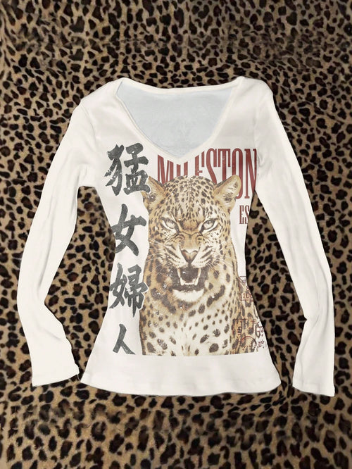 Attitoon Women's V-Neck Slim Fit Long Sleeve T-Shirt, Casual Minimalist Daily Versatile Party Gathering Vintage Punk Airport Y2K Tops, Leopard Chinese Character Distressed Print Pattern T-Shirt, Summe