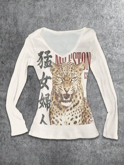 Attitoon Women's V-Neck Slim Fit Long Sleeve T-Shirt, Casual Minimalist Daily Versatile Party Gathering Vintage Punk Airport Y2K Tops, Leopard Chinese Character Distressed Print Pattern T-Shirt, Summe