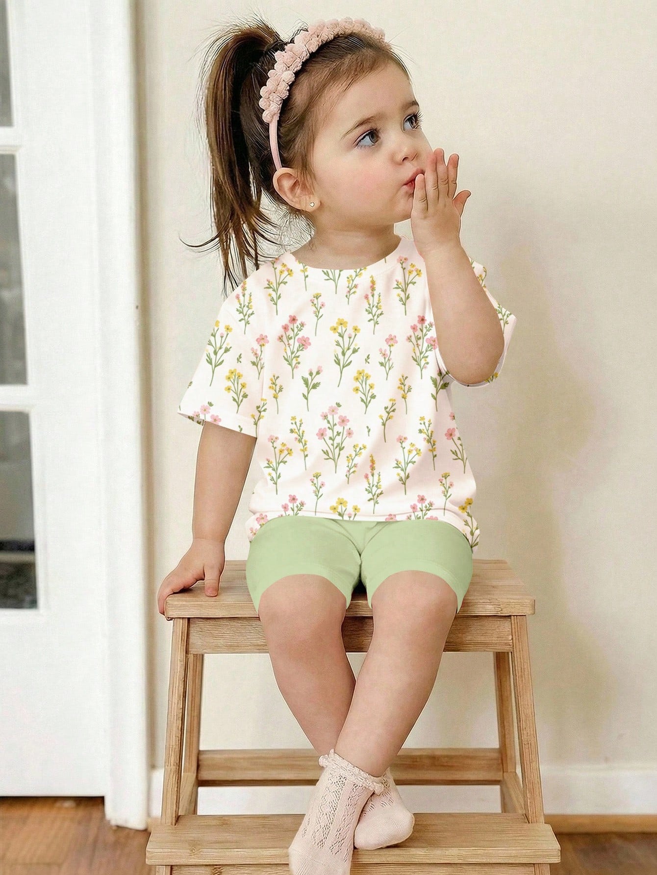 Baby Girl Summer Casual Sweet Cute Ditsy Floral Comfortable Short Sleeve T-Shirt And Skinny Shorts Set
