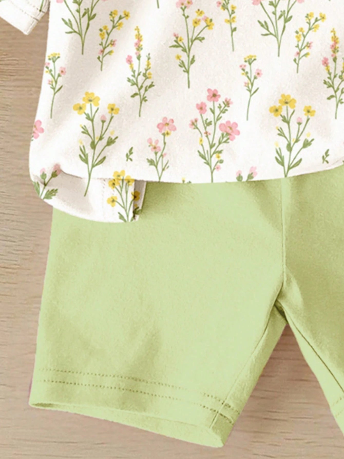 Baby Girl Summer Casual Sweet Cute Ditsy Floral Comfortable Short Sleeve T-Shirt And Skinny Shorts Set