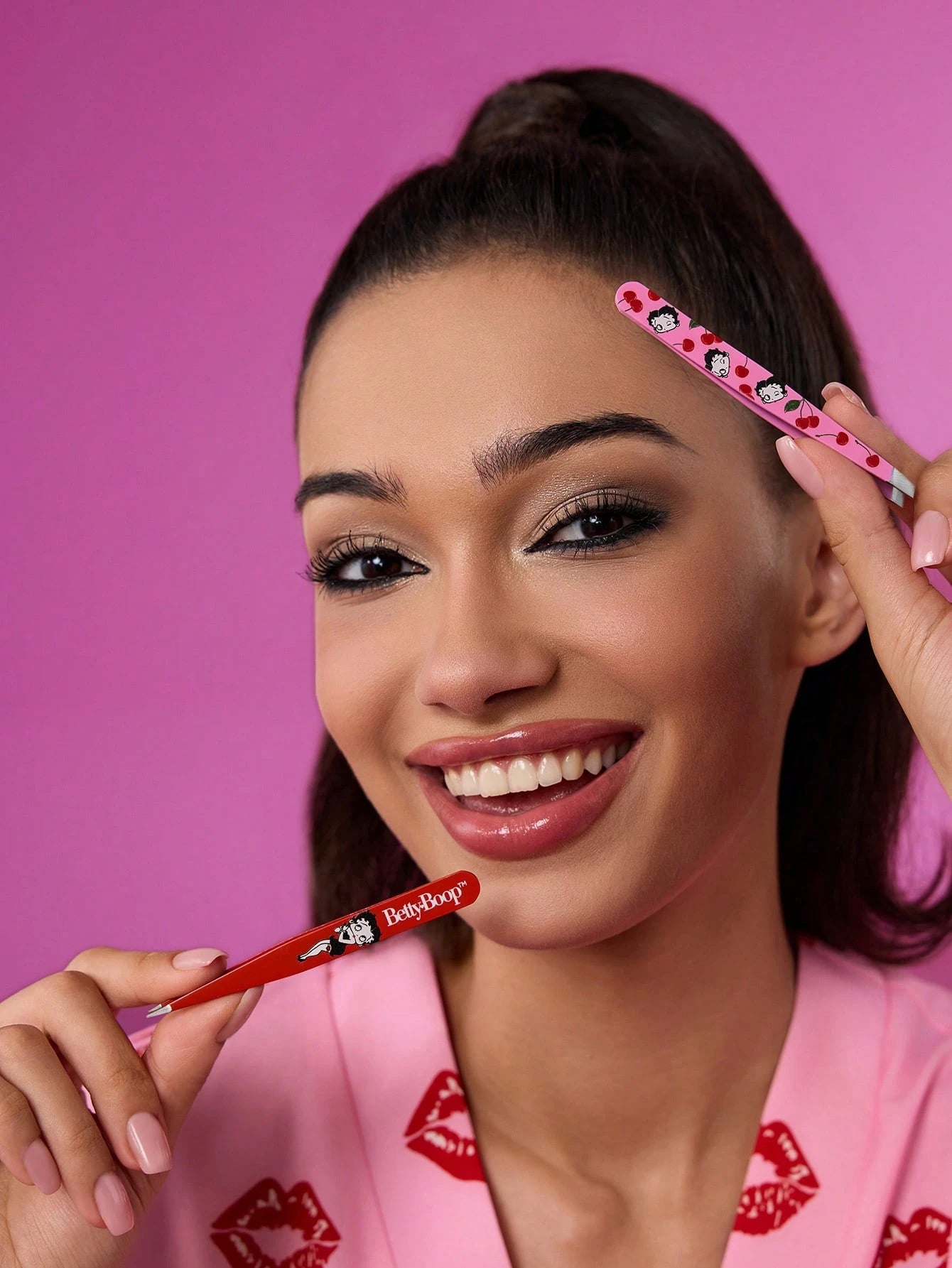 Betty Boop x 2 Pcs Multi-Functional High Precision Stainless Steel Eyebrow Tweezer Set, Cute And Practical Makeup Beauty Tools Set Essential For Home Use, Slanted Mouth, Pointed Nose Clip, Inclu