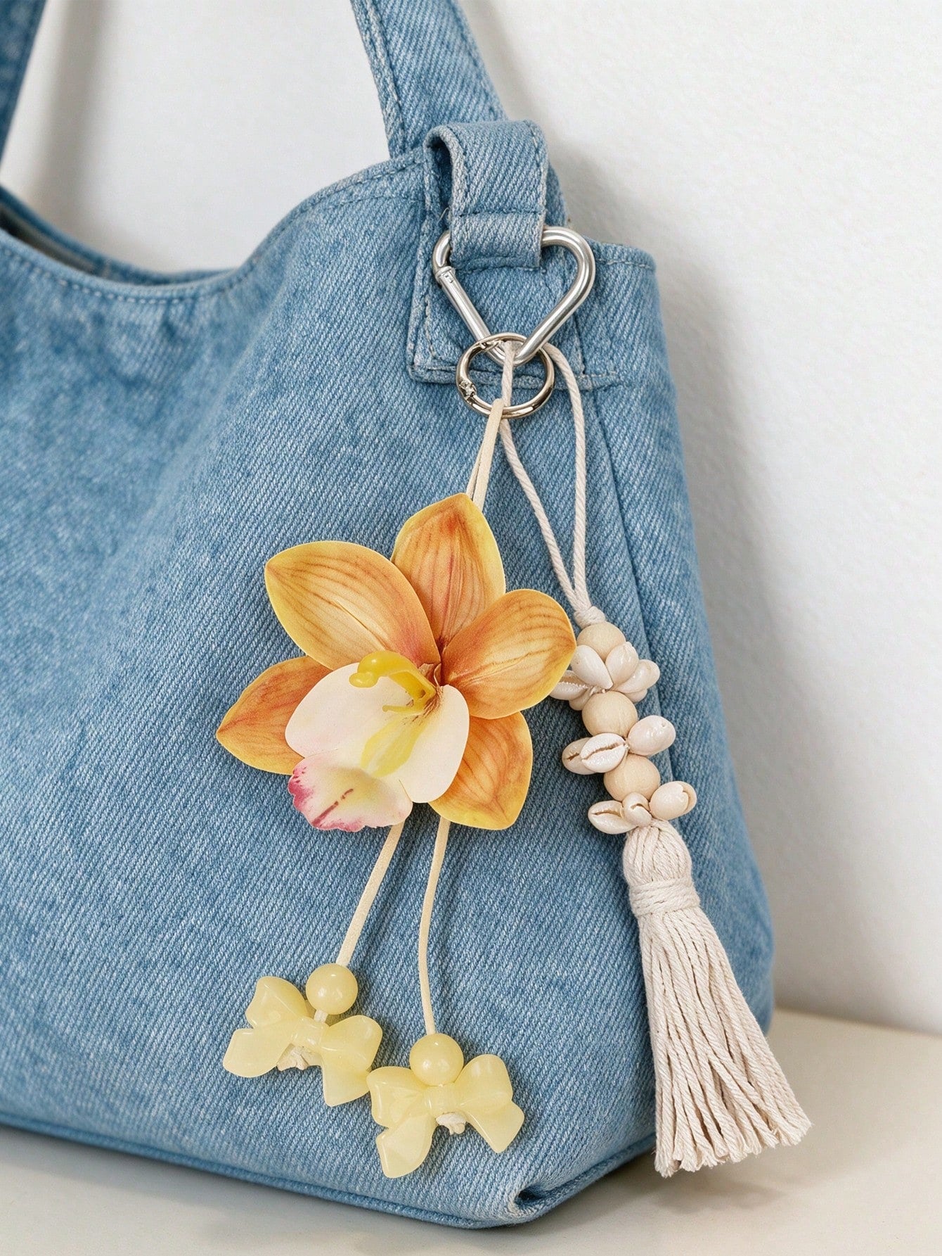 Bohemian Style Wooden Bead Faux Orchid Keychain With Shell Tassel, Y2K Cute Flower Bag Charm, Hawaiian Tropical Lucky Key Ring/Beach Accessory/Gift, Artificial Flower Keychain, Bohemian Party Gift, Su