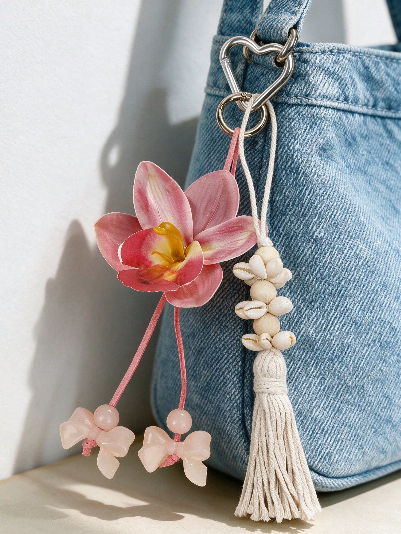 Bohemian Style Wooden Bead Faux Orchid Keychain With Shell Tassel, Y2K Cute Flower Bag Charm, Hawaiian Tropical Lucky Key Ring/Beach Accessory/Gift, Artificial Flower Keychain, Bohemian Party Gift, Su