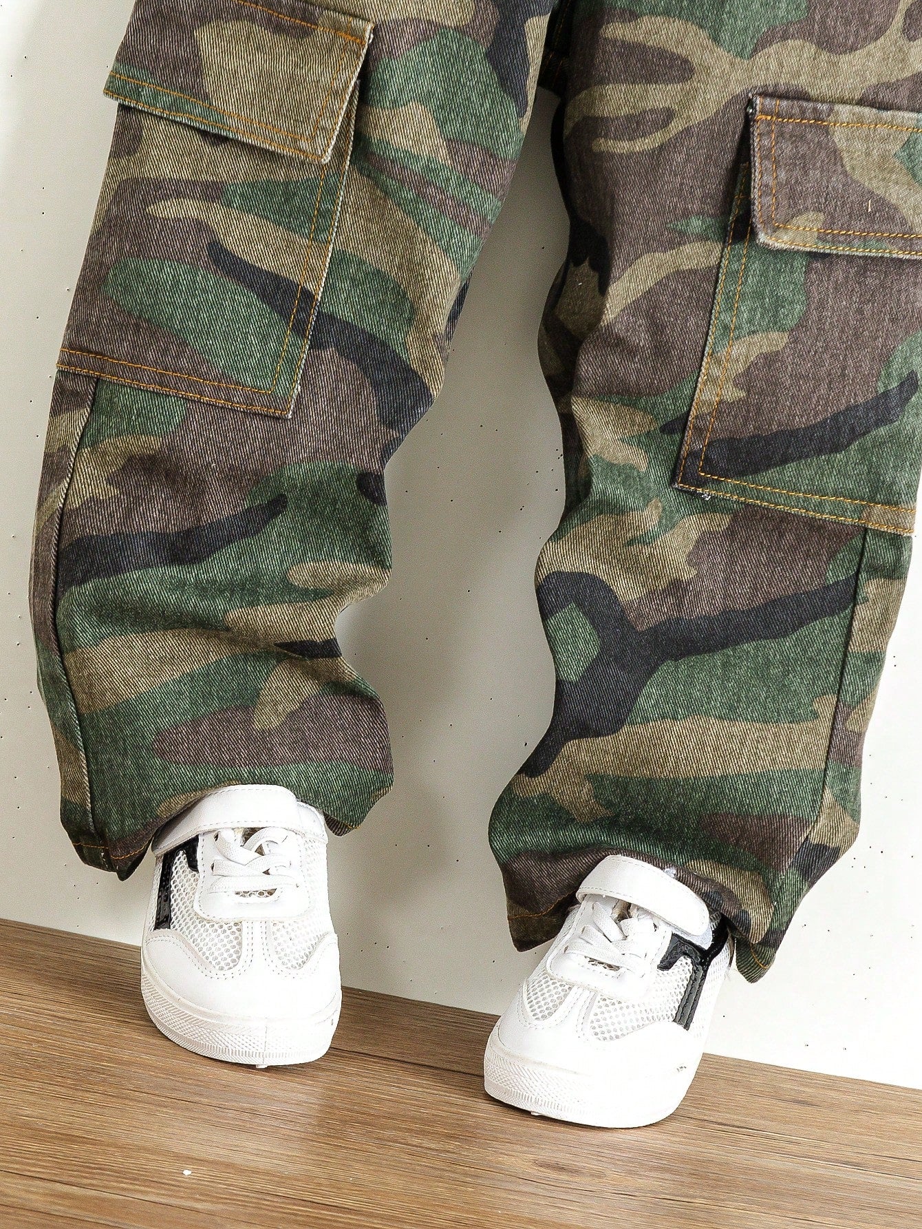 Boys' New Fashion Cargo Style Elastic Waist Multi-Pocket Design Casual Camouflage Denim Jeans Suitable For Street Style Matching School Outings Multi-Scenario Wear Camouflage Denim Jeans