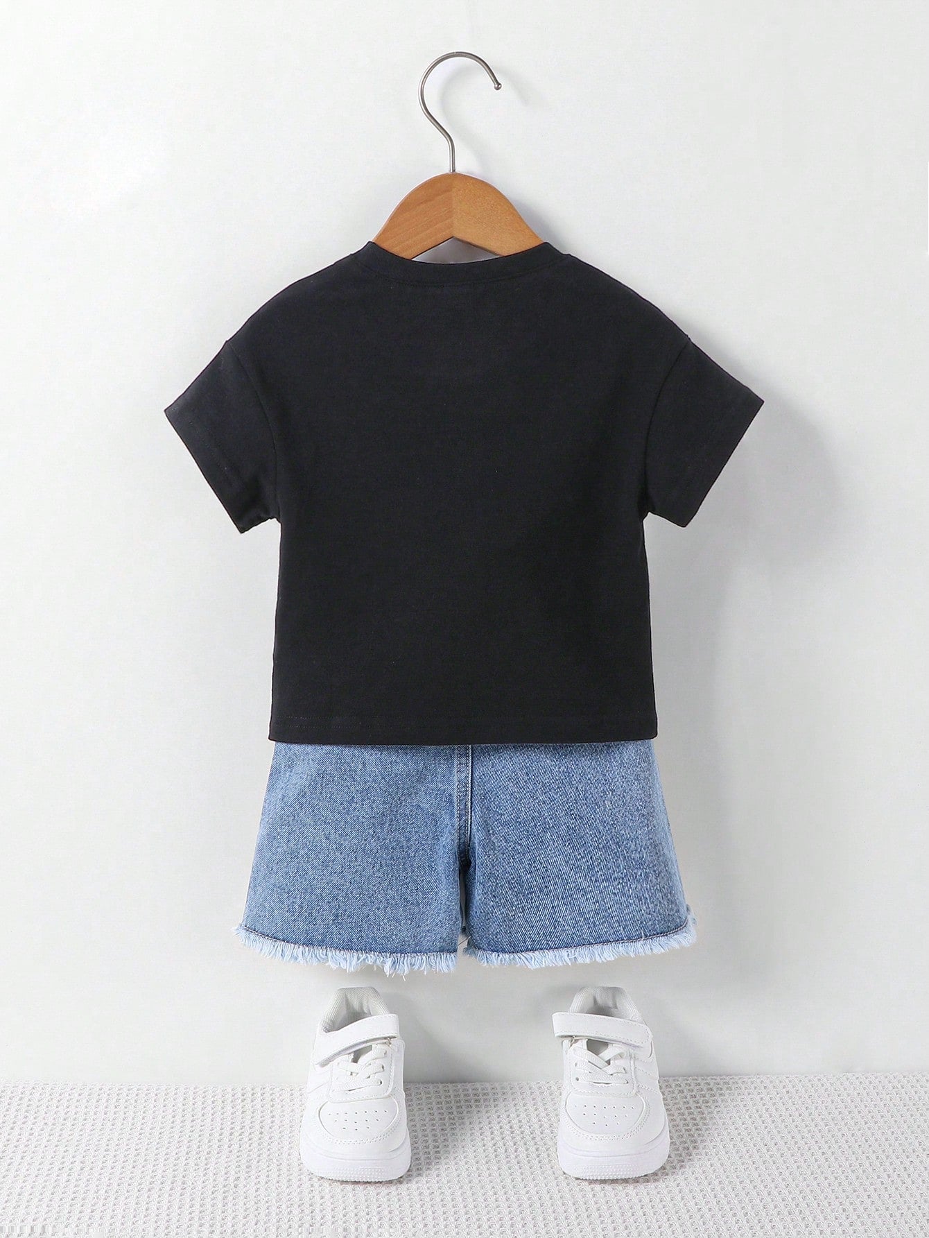 Boys Summer Two-Piece Set Black And White Blue Cross Print Short Sleeve T-Shirt Distressed Denim Shorts Personalized Gothic Alt Style Casual Vacation