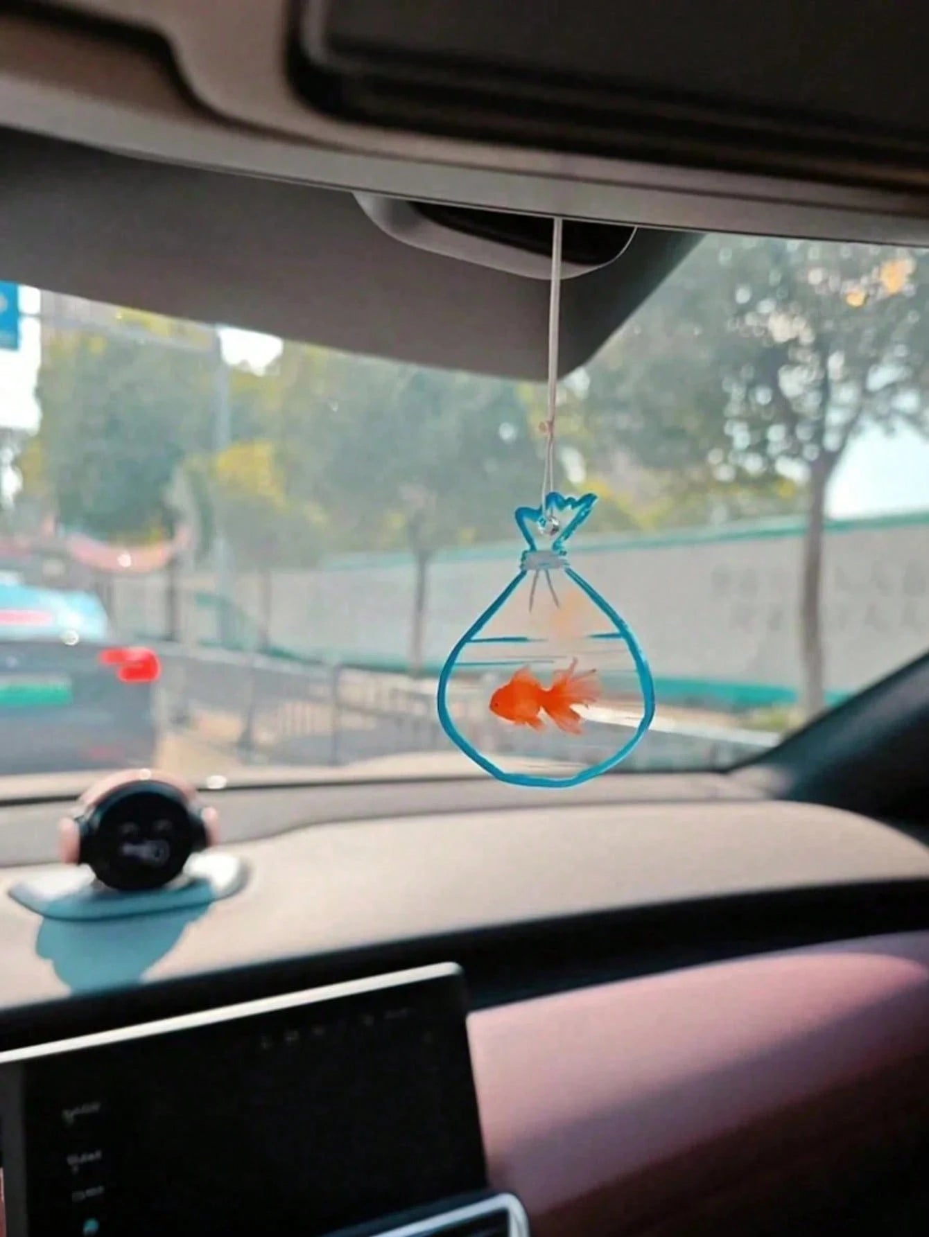 Car Rearview Mirror Goldfish Pendant, Car Interior Decoration, Auspicious Meaning, High Transparency, Cute Design