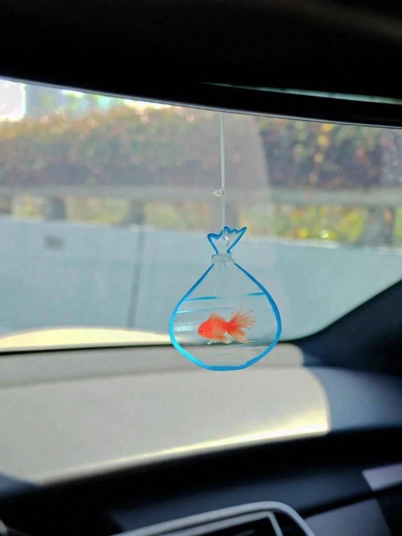 Car Rearview Mirror Goldfish Pendant, Car Interior Decoration, Auspicious Meaning, High Transparency, Cute Design