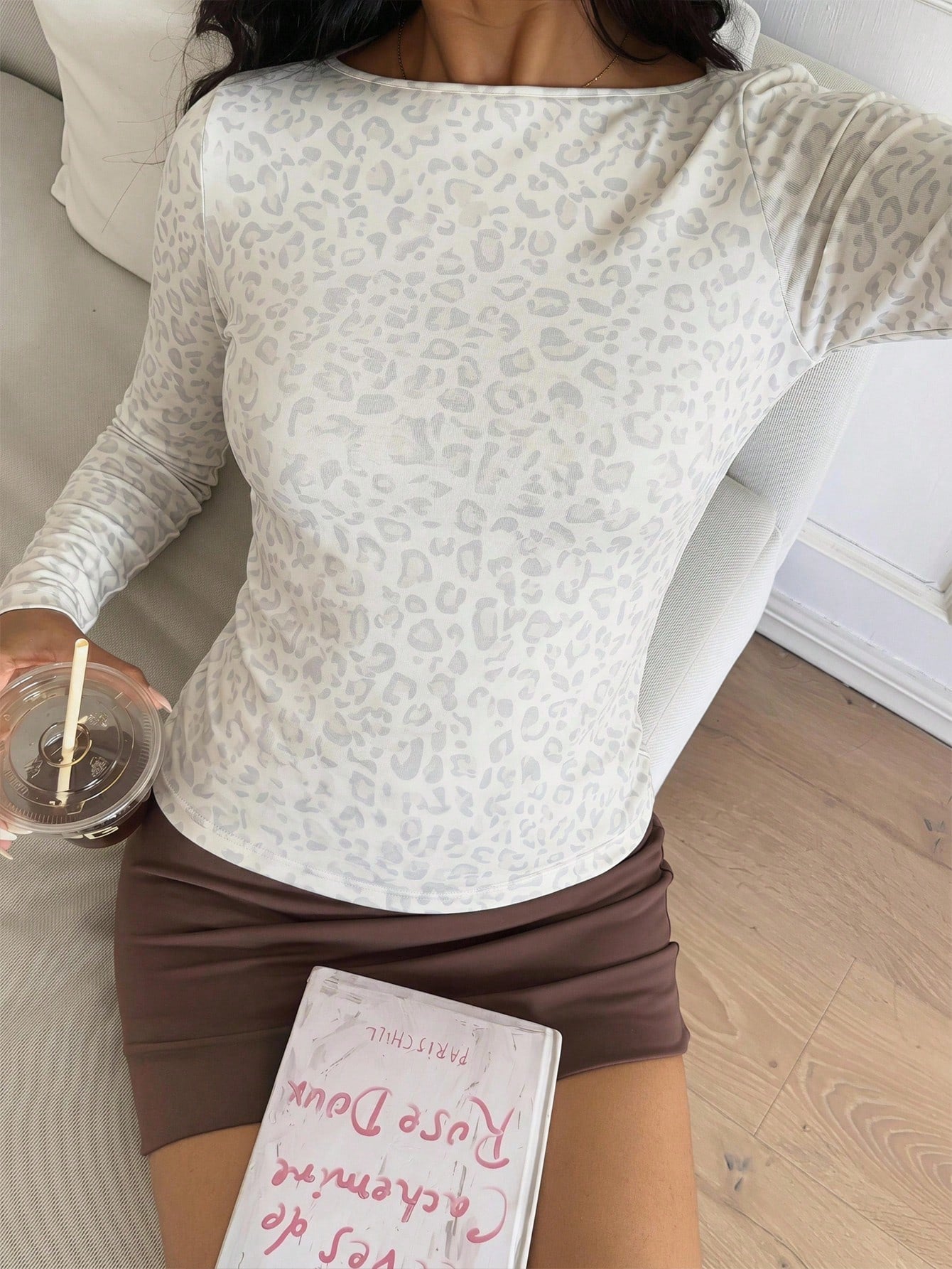 CovetEZ Women's Casual Sexy Light Leopard Print Fitted Long Sleeve T-Shirt, Autumn Style, Daily Streetwear, Commuting Going Out, Dating, Gatherings, White