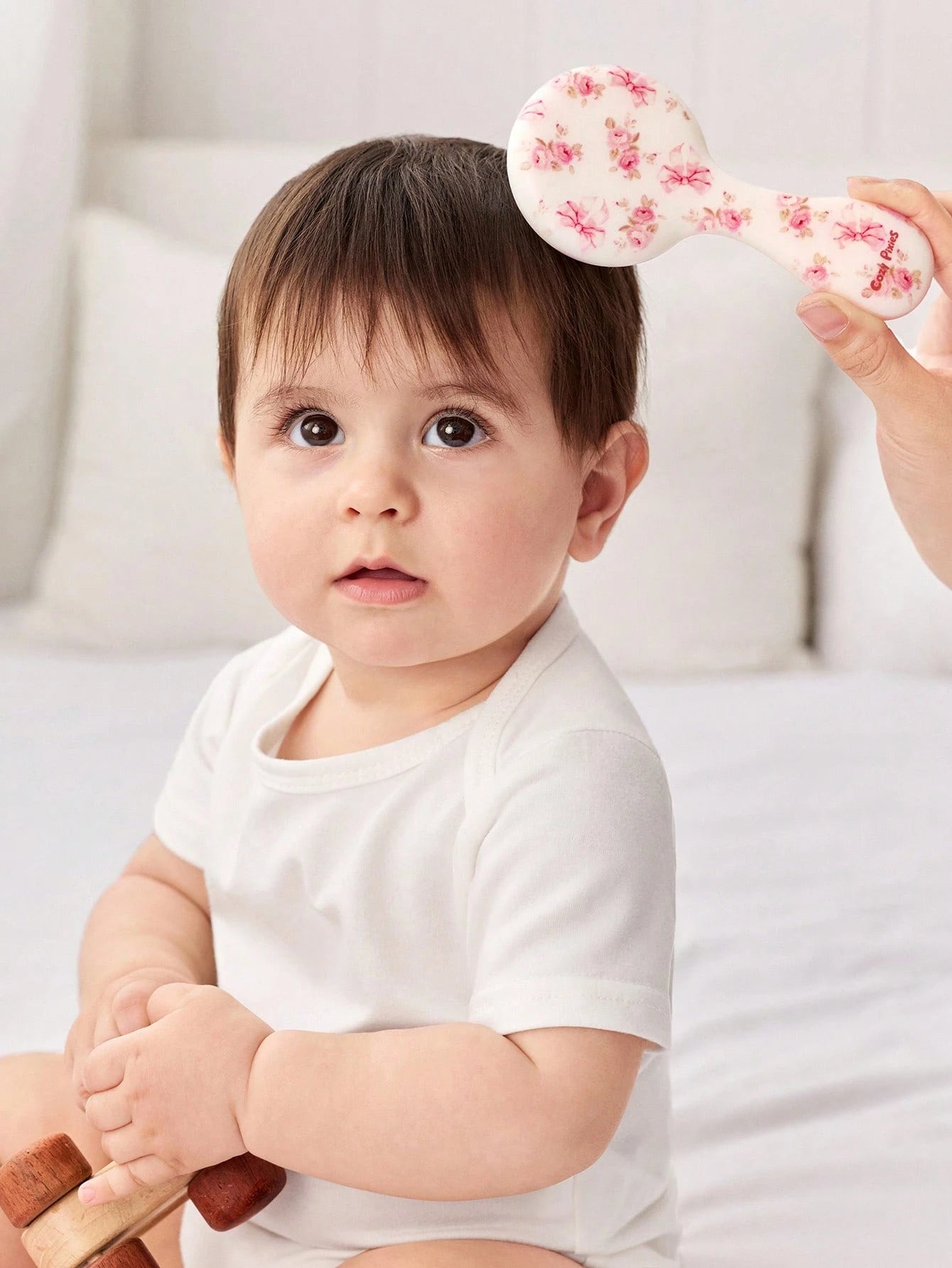 Cozy Pixies 2-Piece Set Of Soft Pink Bow Flower Hair Brush Comb Set, Gently Remove Hair Tangles, Prevent Cradle Scab, And Protect The Baby's Fontanelle At The Same Time.