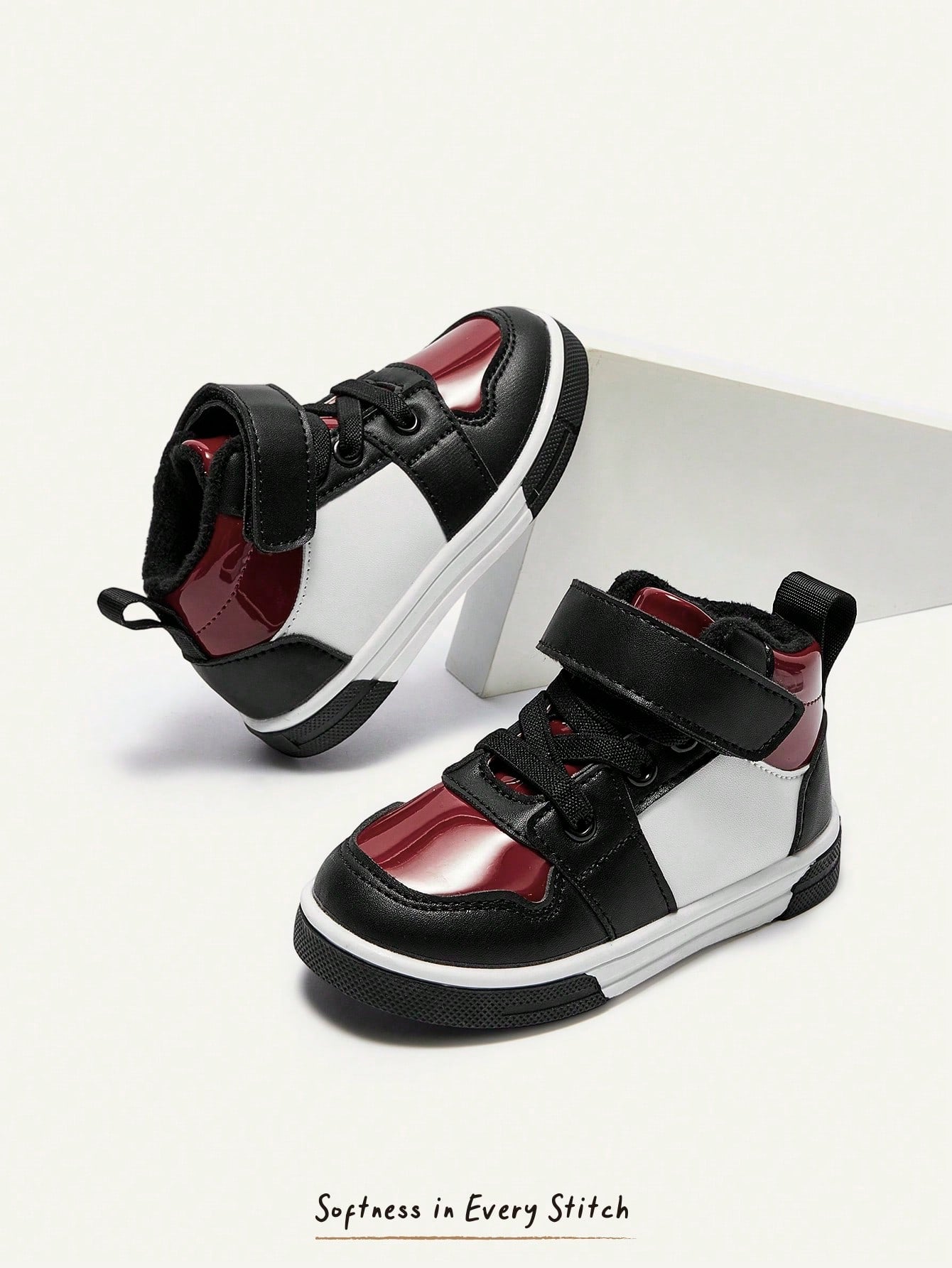 Cozy Pixies Autumn And Winter Fashion Versatile Fun Cute Black And Red Contrasting Colors Boys High-Top Velvet Baby Sneakers College Style Homecoming Season