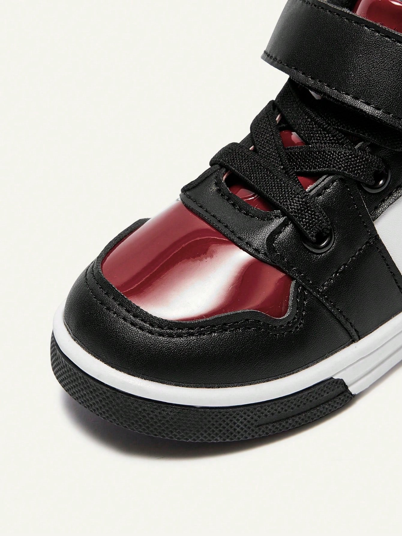 Cozy Pixies Autumn And Winter Fashion Versatile Fun Cute Black And Red Contrasting Colors Boys High-Top Velvet Baby Sneakers College Style Homecoming Season