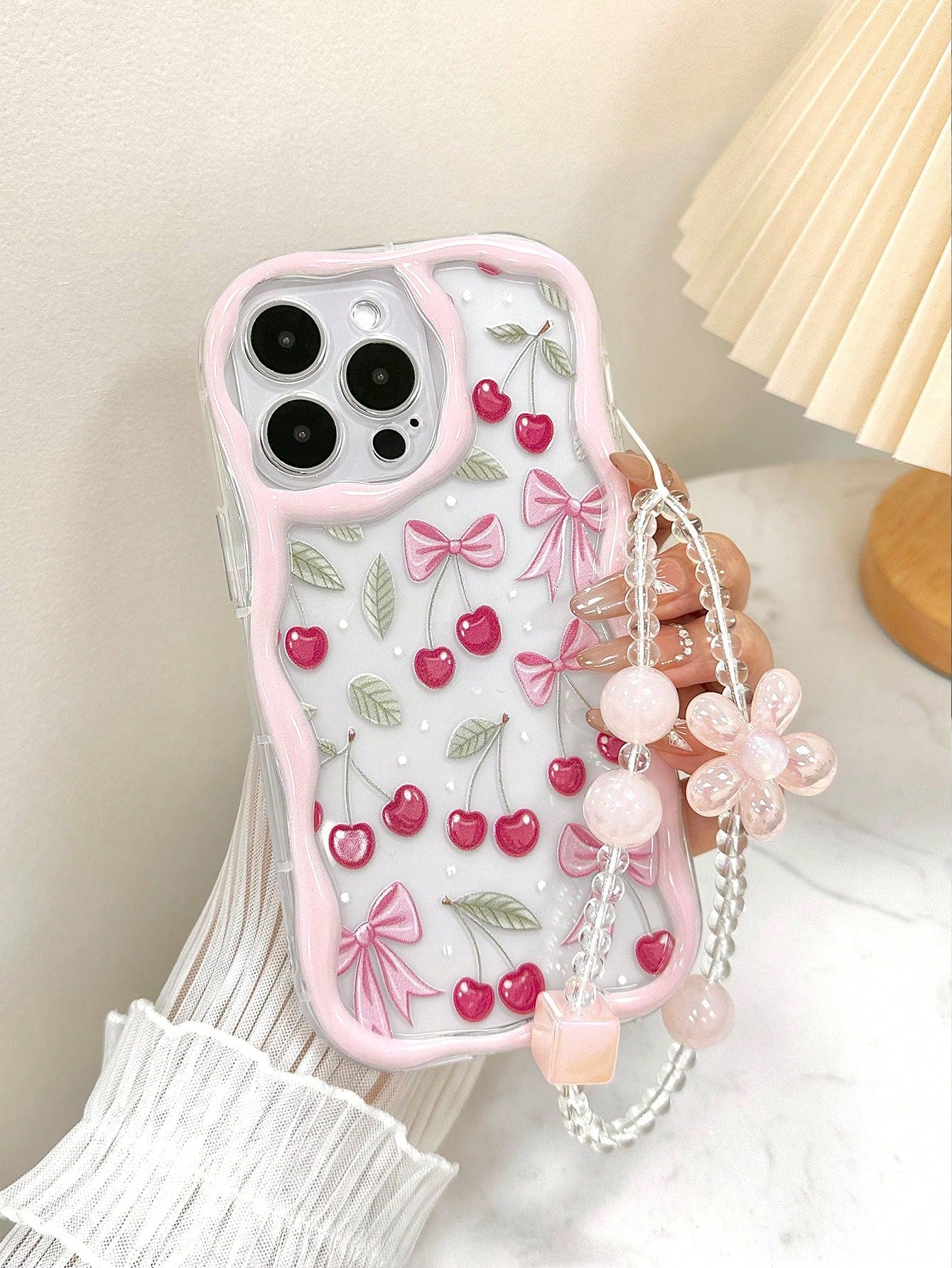 Cream Wavy Edge Glossy Striped Painted Anti-Drop Phone Case Protective Cover With Additional Handmade Beaded Bracelet Compatible With IPhone 16/11/16pro/16plus/16promax/16e/15Promax/13/14/12/XS/XR/7G