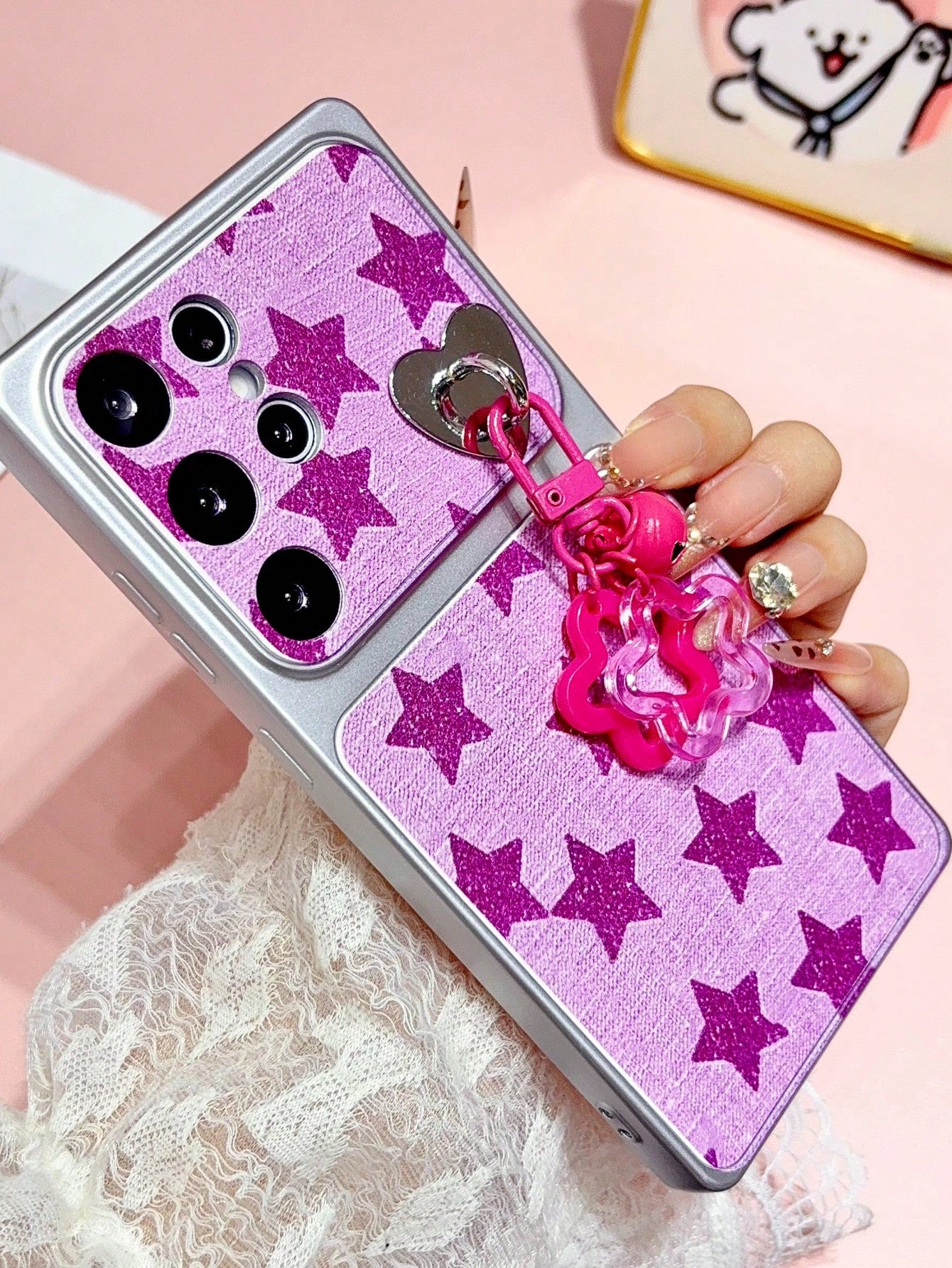 Creative Rose Red Star Plaid Pattern With Heart Hook Star Pendant Spray Painted TPU Full Coverage Phone Case Compatible With Galaxy S26 S25 S24 Ultra S24 Plus S24 FE S23 S22 A55 A54 A53 A52 A50 A30 A4