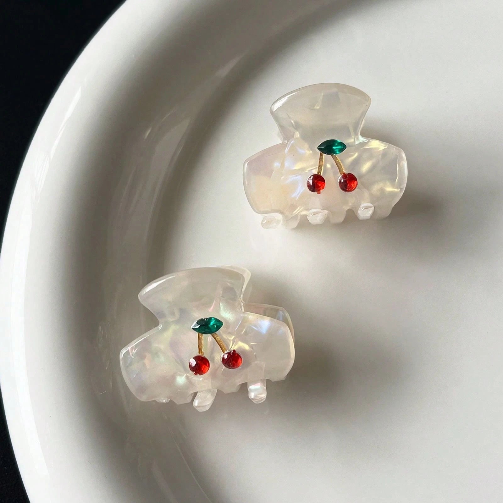 Cute Acetate Cherry Mini Claw Clip, Delicate Small Hair Clip For Bangs And Flyaways, Fashionable Versatile Side Hair Clip For Women