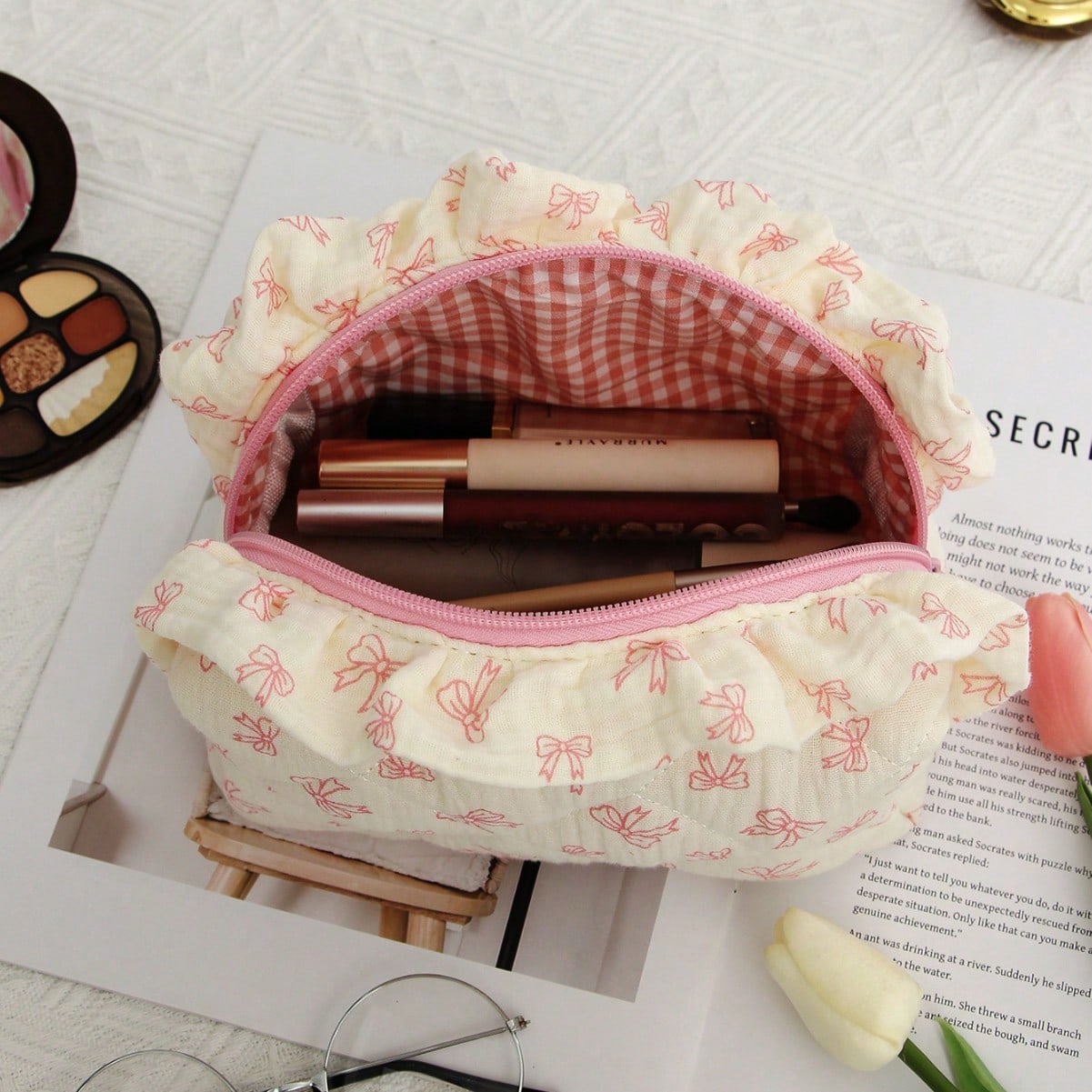 Cute Bow Knot Makeup Bag, Bow Knot Pattern Toiletry Bag, Travel Storage Zipper Pouch, Quilted Makeup Bag, Fashionable Foldable Commuter Makeup Brush Storage Bag, Aesthetic Makeup Bag