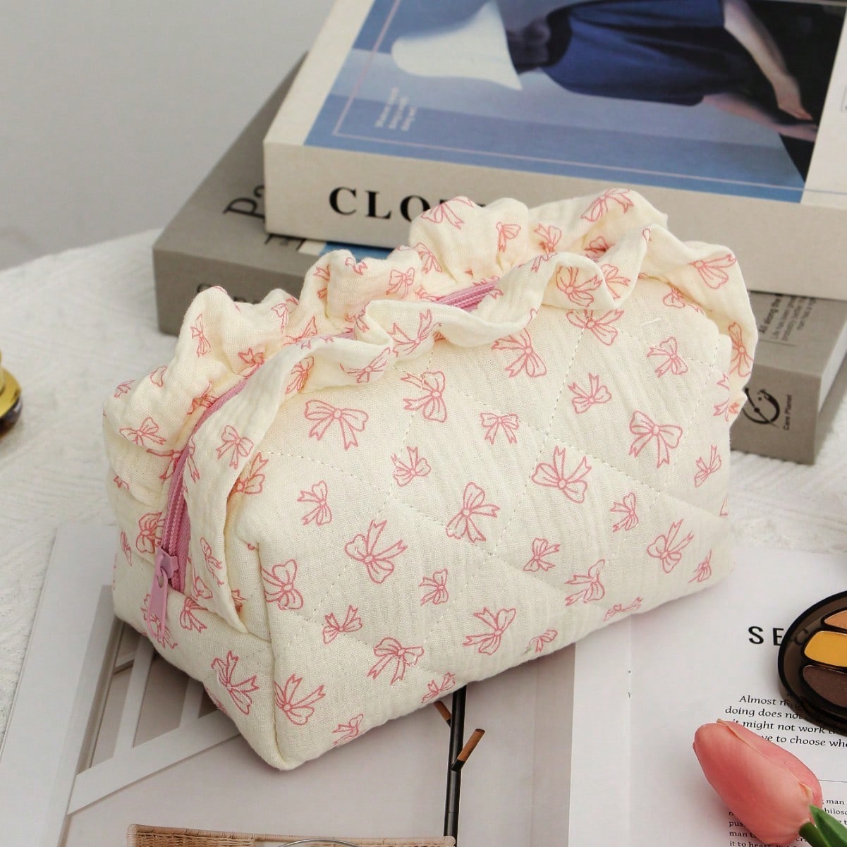 Cute Bow Knot Makeup Bag, Bow Knot Pattern Toiletry Bag, Travel Storage Zipper Pouch, Quilted Makeup Bag, Fashionable Foldable Commuter Makeup Brush Storage Bag, Aesthetic Makeup Bag