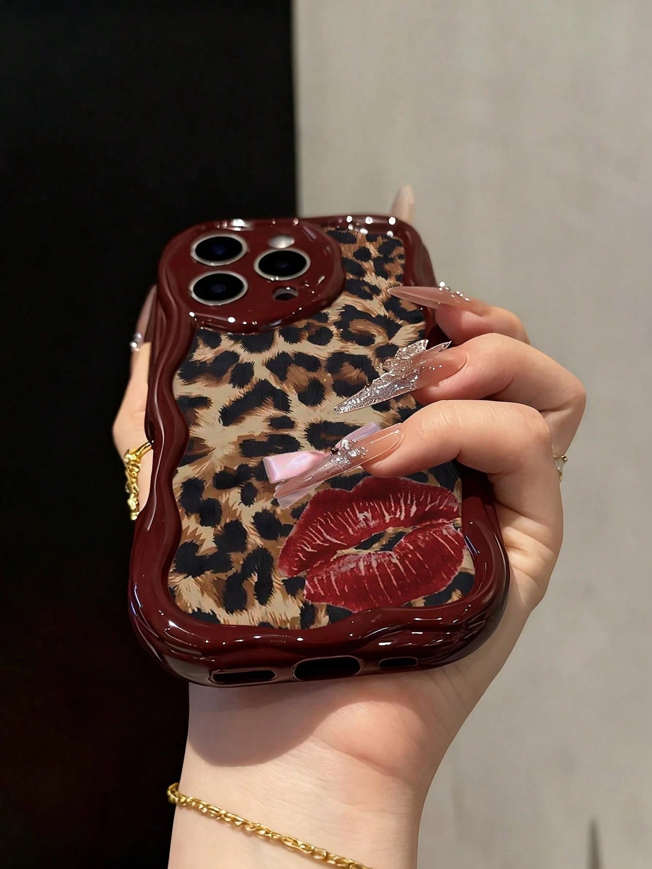 Cute Pink Leopard Print Novelty Cases Bow Lip Pattern Decoration Phone Case Compatible With IP17/IP17PROMAX/Iphone16/Iphone16pro/Iphone16promax/Iphone15/ XR/7p8p/P12promax/P13promax/P14PROMAX/P13/P1