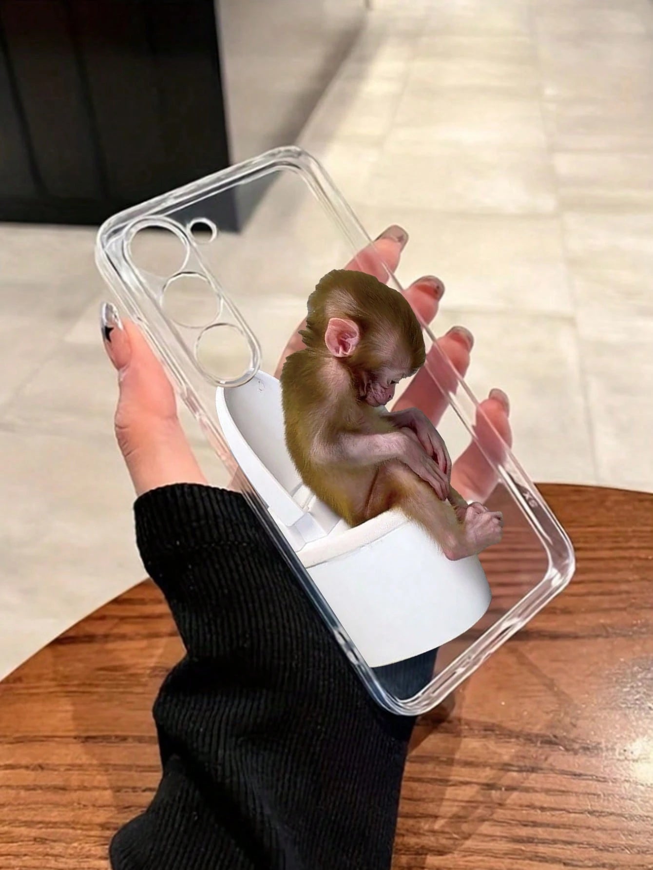 Cute Shockproof Fashion Ugly-Cute Funny 1pc Funny Monkey On A Toilet Graphic Thick Transparent Painted Phone Case Compatible With IPhone 17pro/17Air/17/17promax16/11/16pro/16plus/16promax, Compatible