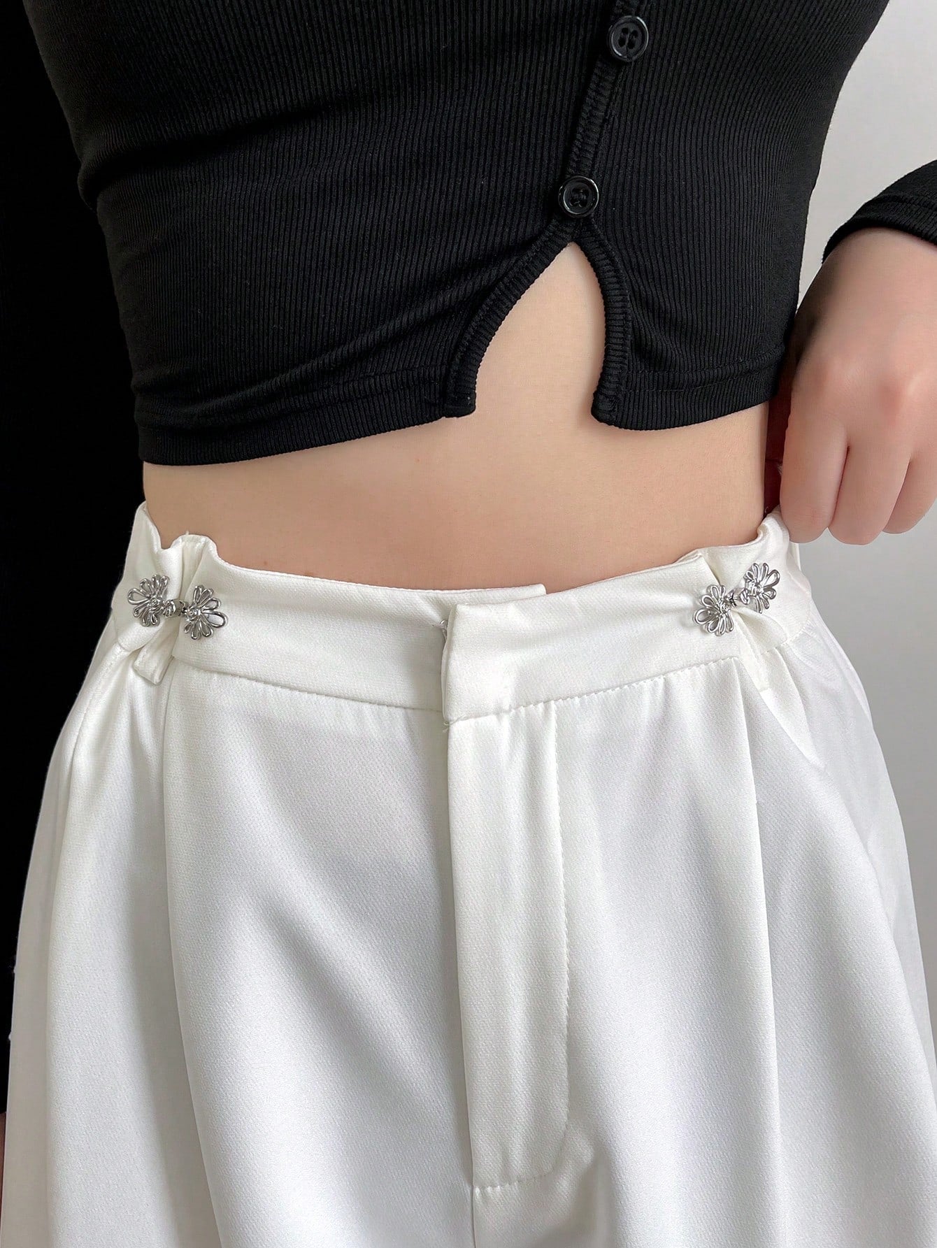 DAZY Flower Shaped Waistband Buckle, Suitable For Pants Or Skirts, Adjustable Waist Size