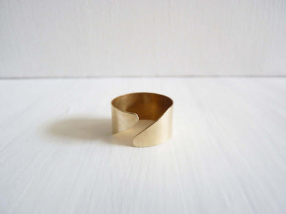 Diagonal Ring - Acacia