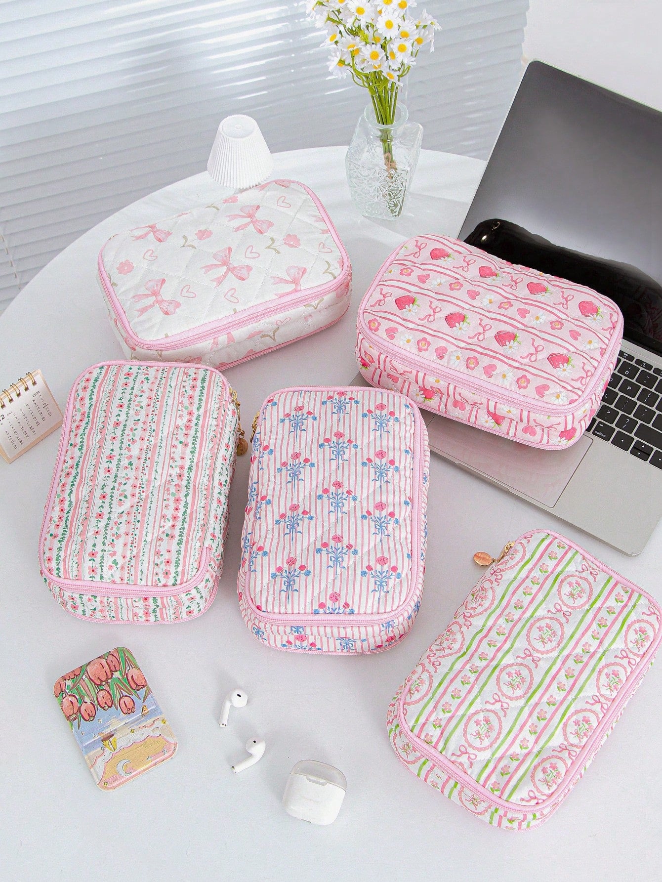 Double-Layer Digital Storage Bag Large Capacity Digital Bag Foam Quilted Charger Case Ditsy Floral Pattern Electronic Data Cable Organizer Storage Bag
