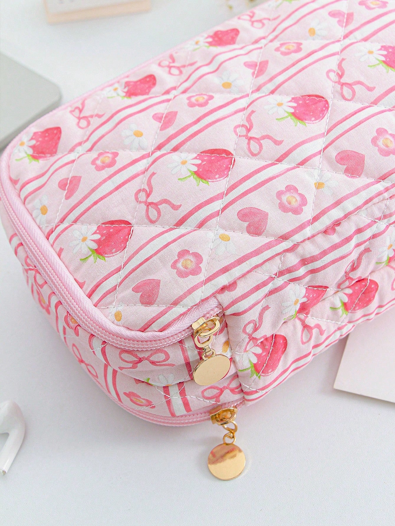 Double-Layer Digital Storage Bag Large Capacity Digital Bag Foam Quilted Charger Case Ditsy Floral Pattern Electronic Data Cable Organizer Storage Bag