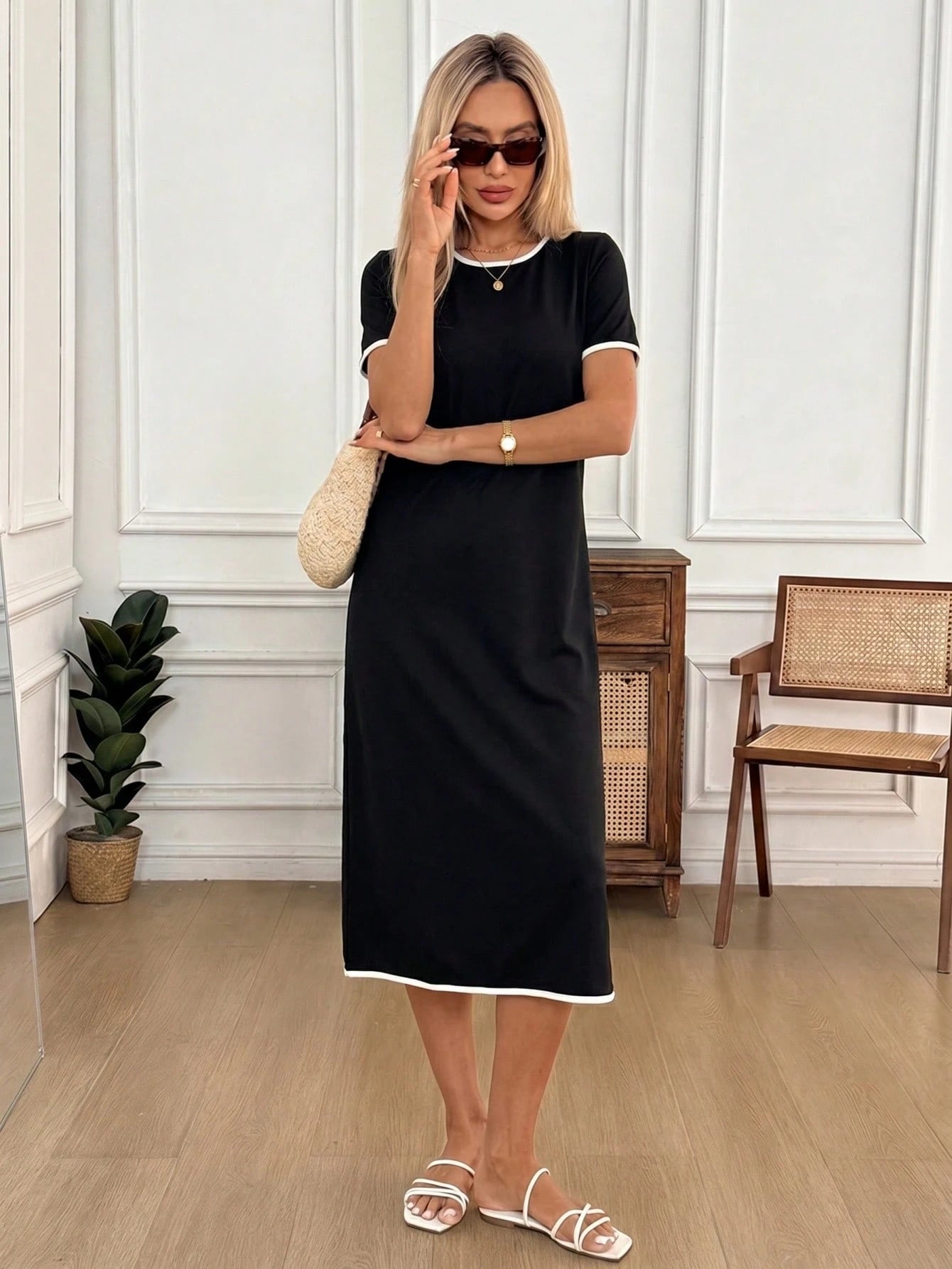 Easowa Women's Trimmed Round Neck Short Sleeve Side Slit Hem Midi Dress Vacation Black And White Checkered Summer Casual Brunch