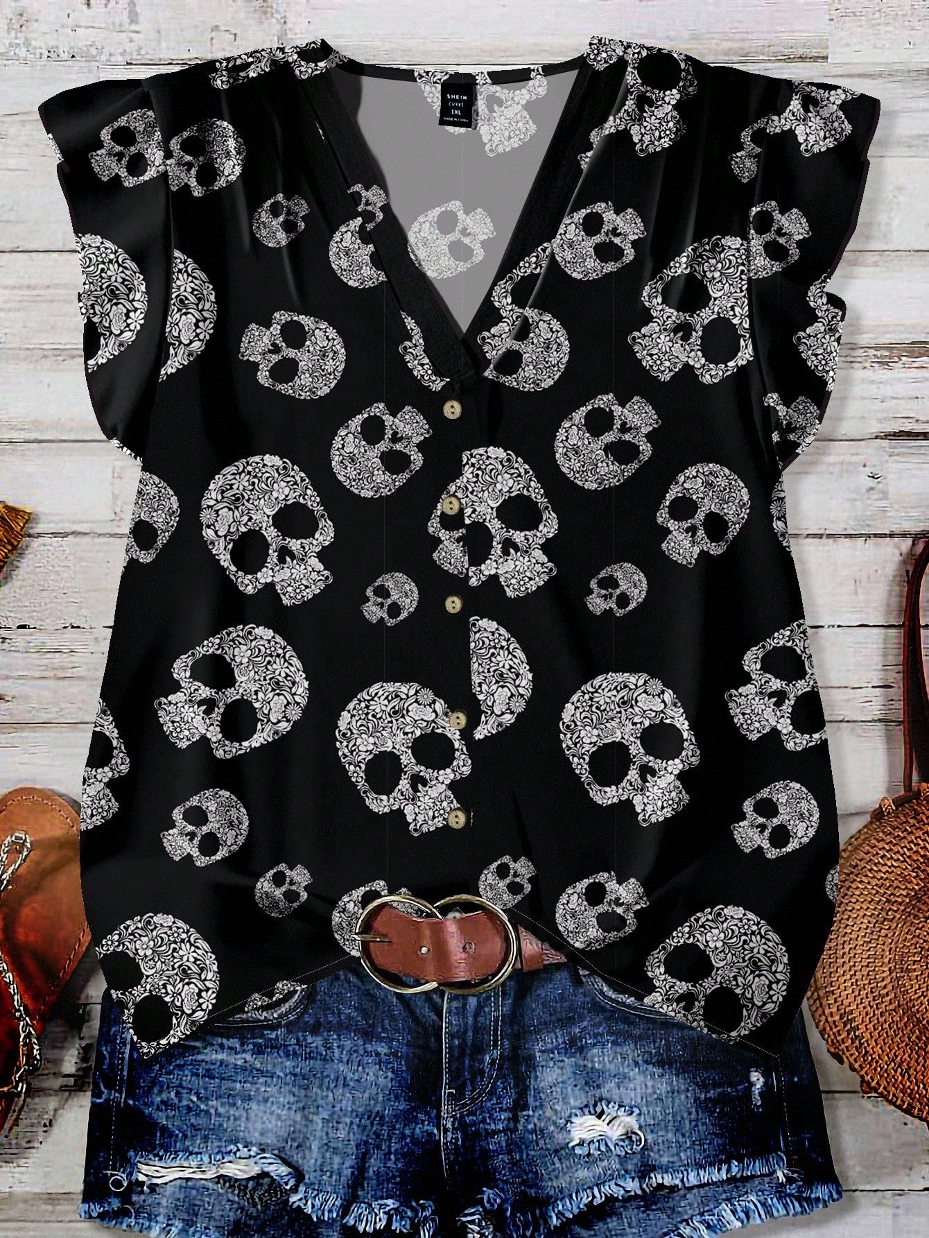 EMERY ROSE Plus Size Women's Halloween Skull Pattern Loose Shirt,V-Neck Flying Sleeves Black And White Summer Goth Everyday Chic Blouse,Casual Vacation Tops Fall