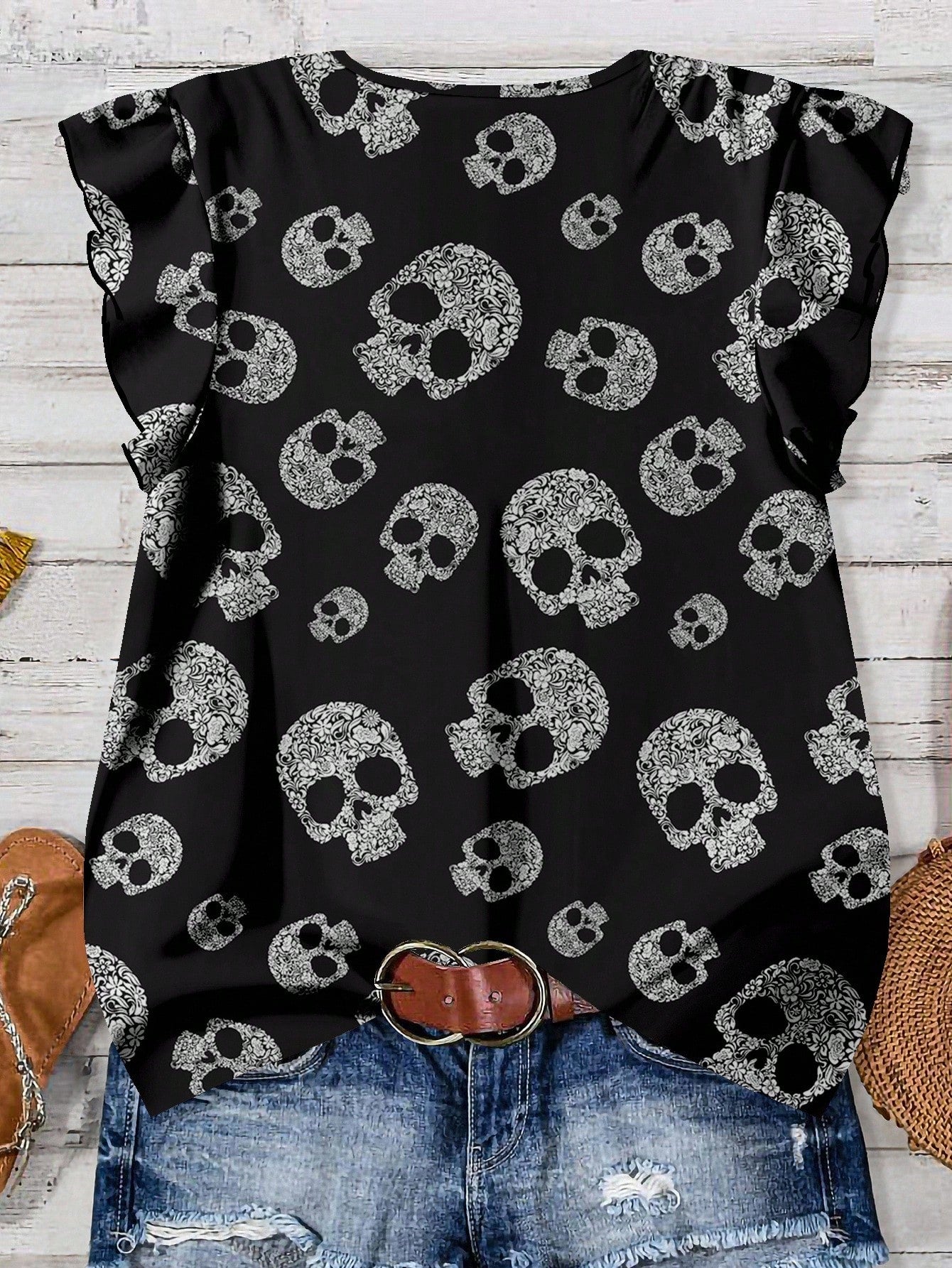 EMERY ROSE Plus Size Women's Halloween Skull Pattern Loose Shirt,V-Neck Flying Sleeves Black And White Summer Goth Everyday Chic Blouse,Casual Vacation Tops Fall