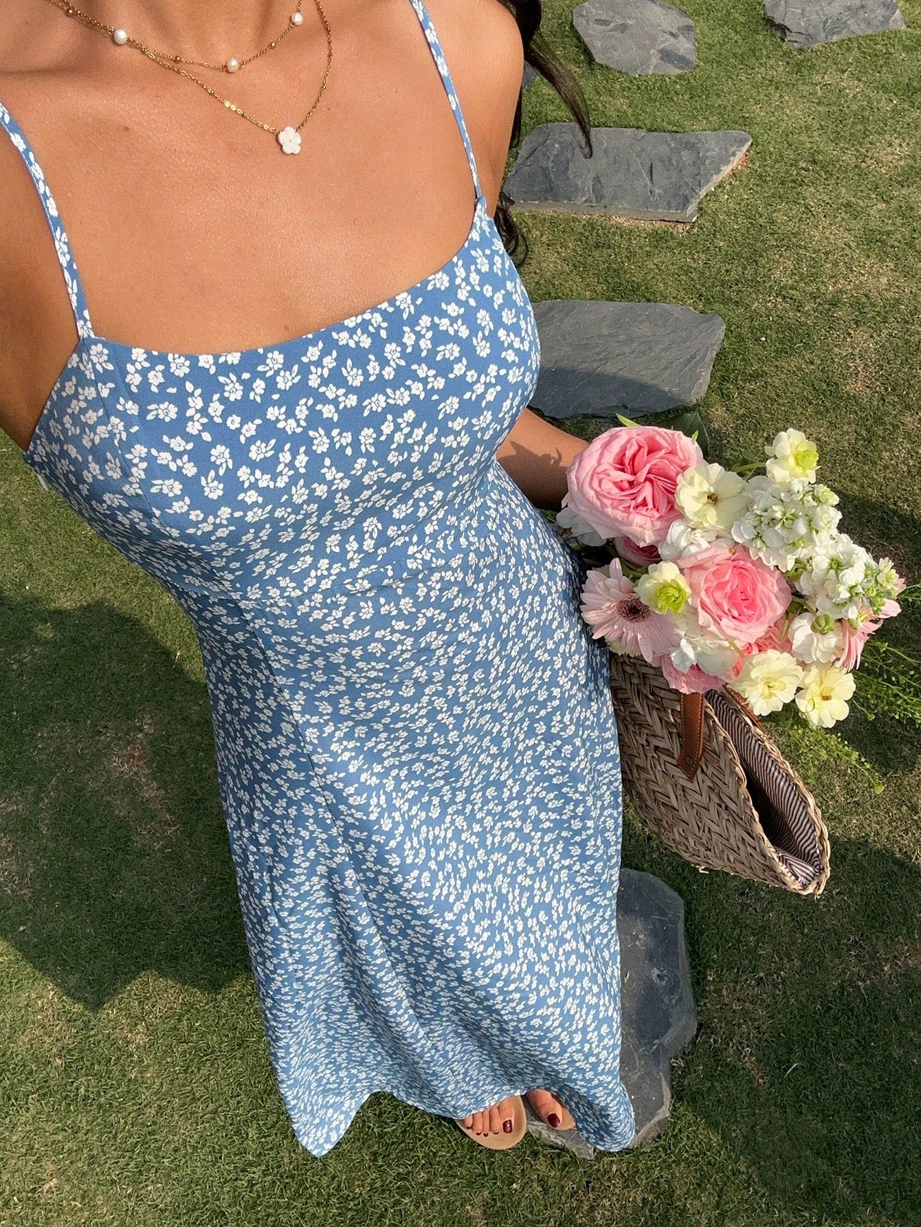 EZwear Summer Floral Dress Vacation White And Blue Floral Ditsy Sleeveless Beach Picnic For Women Easter Dresses Boho Casual